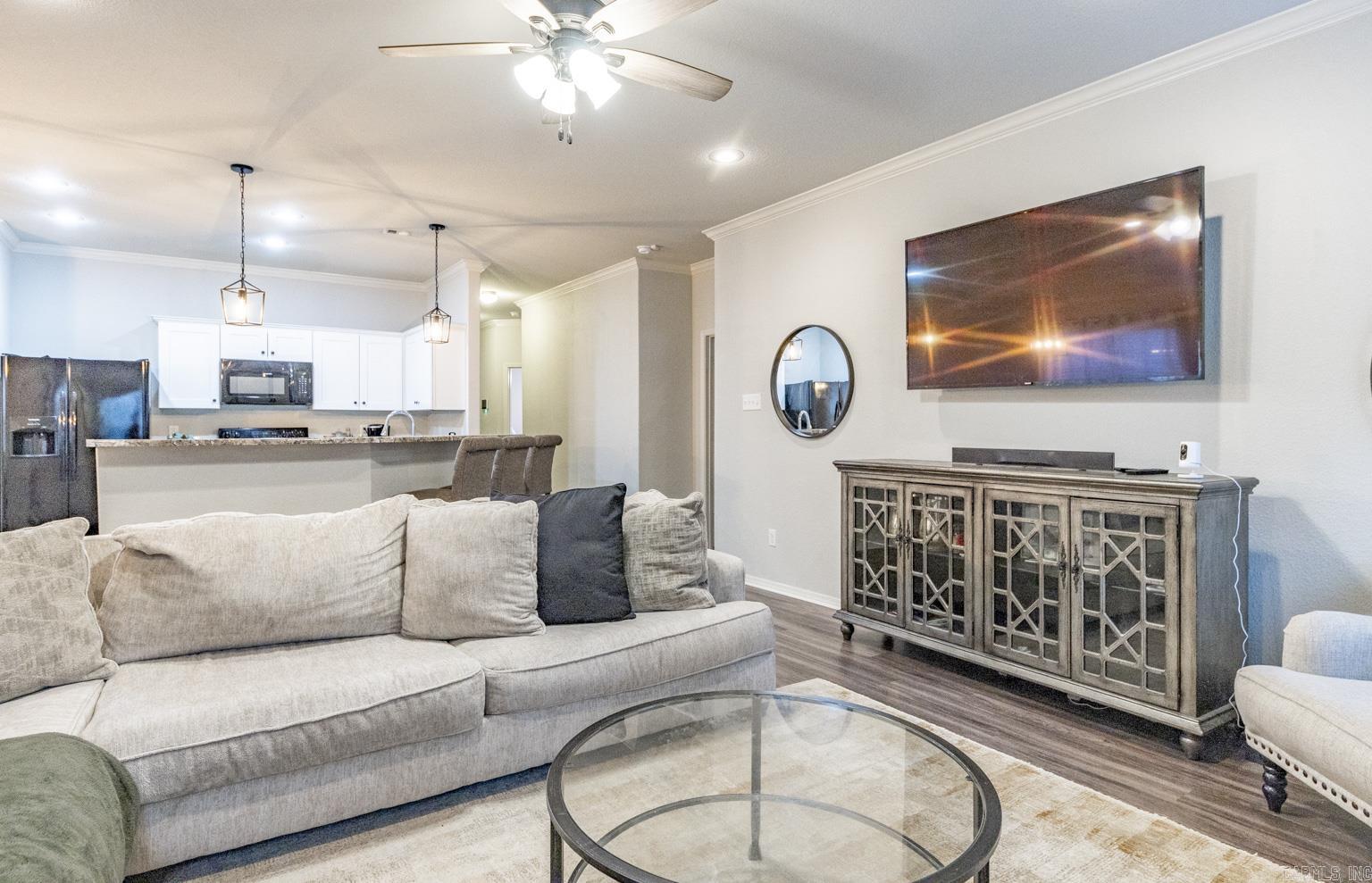 BENJAMIN GROVE - Residential