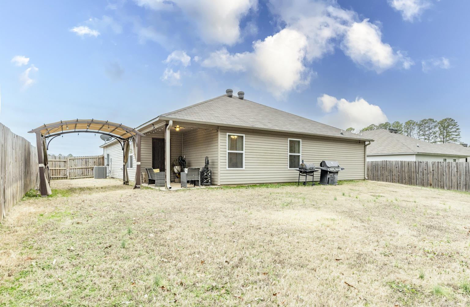 BENJAMIN GROVE - Residential