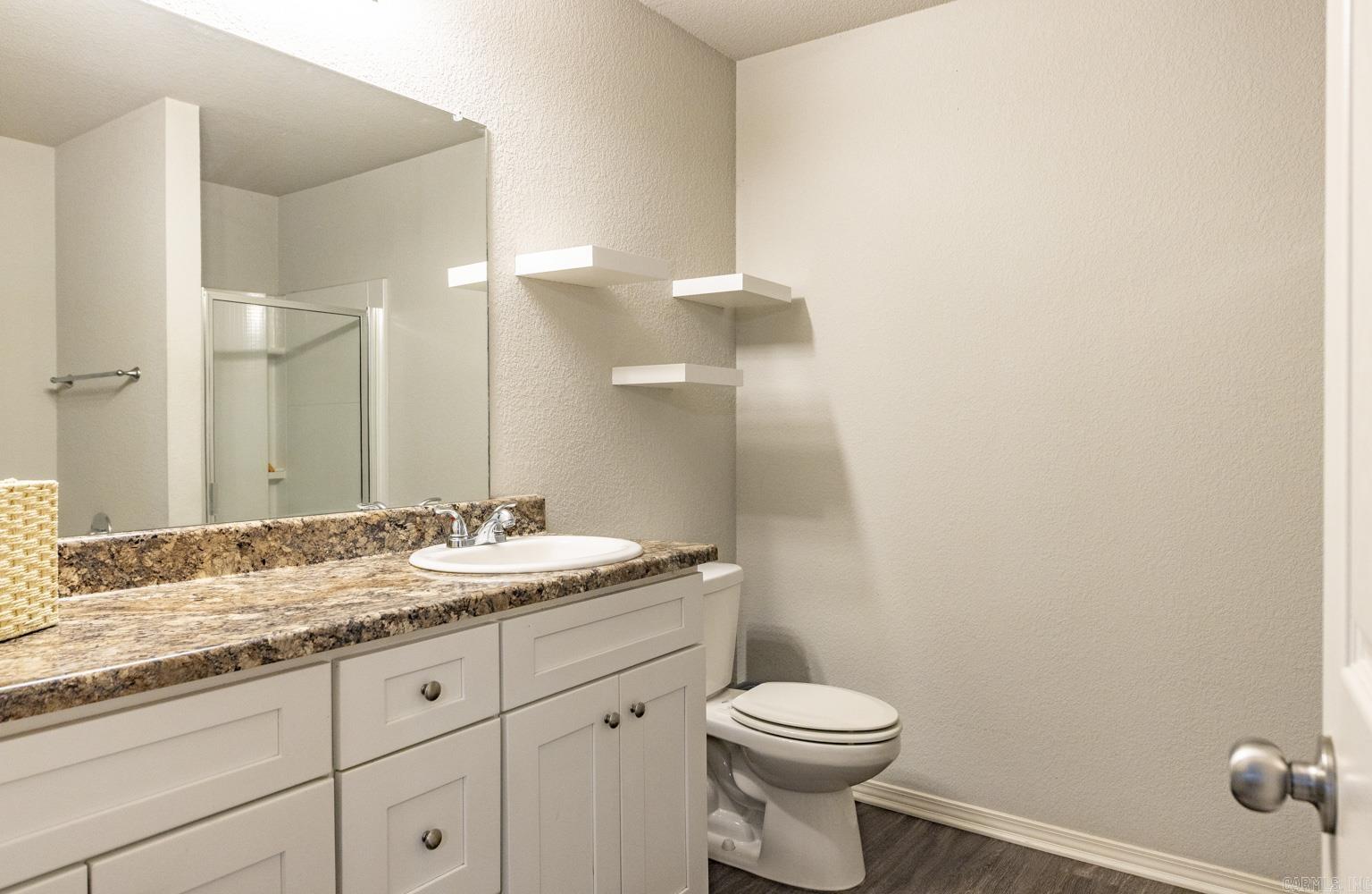 BENJAMIN GROVE - Residential