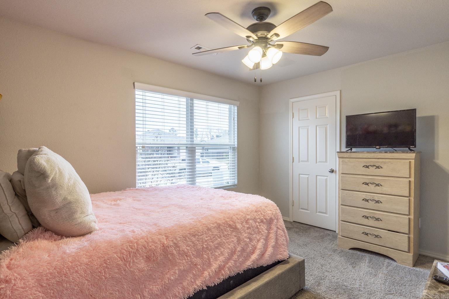 BENJAMIN GROVE - Residential