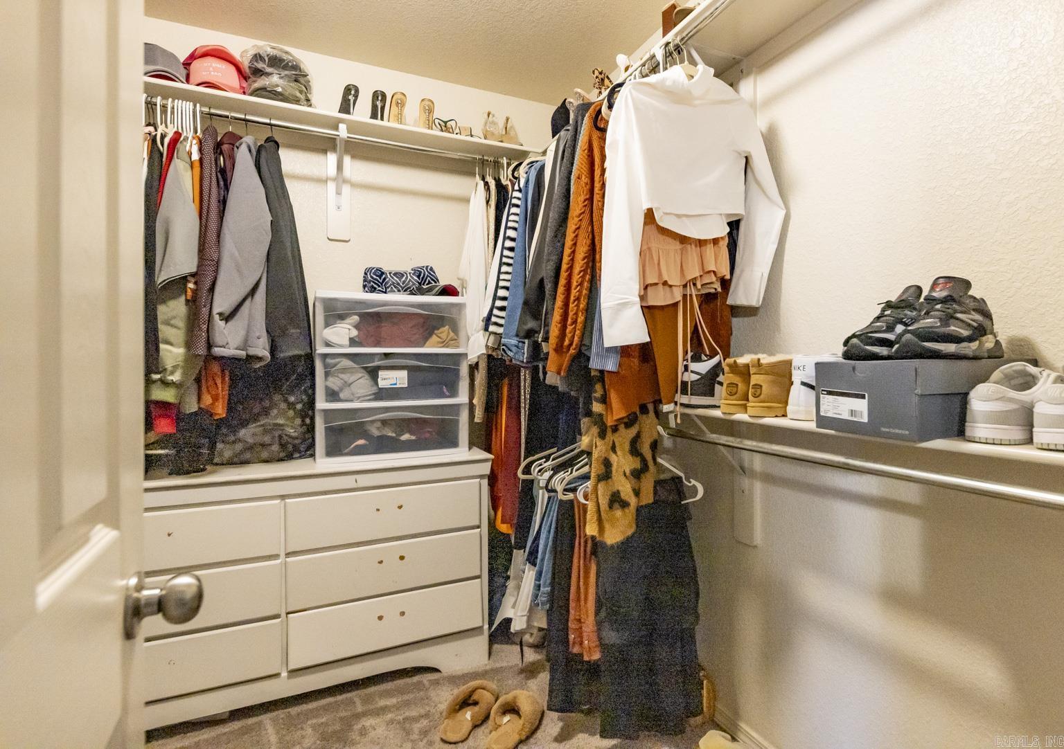 BENJAMIN GROVE - Residential