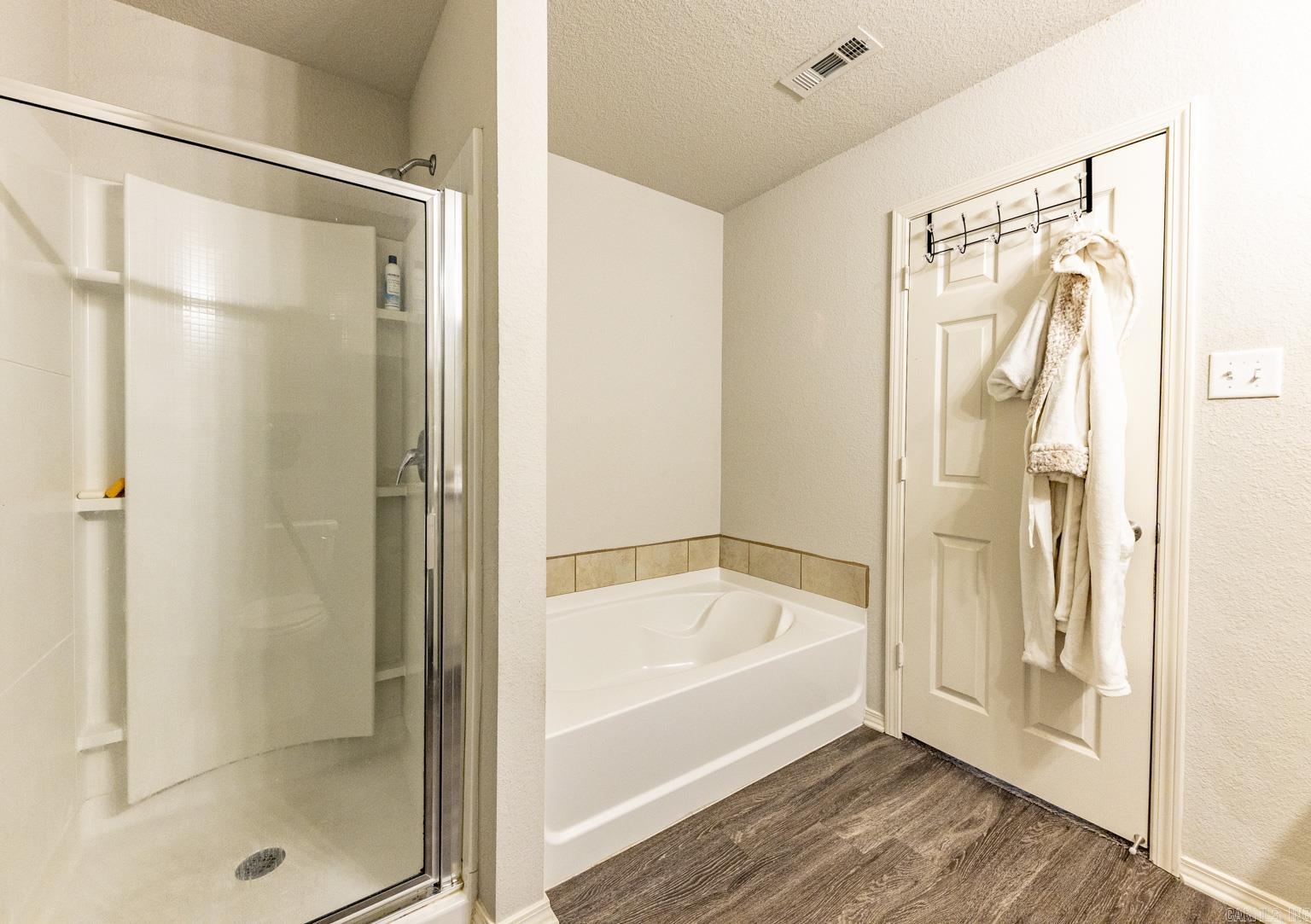 BENJAMIN GROVE - Residential