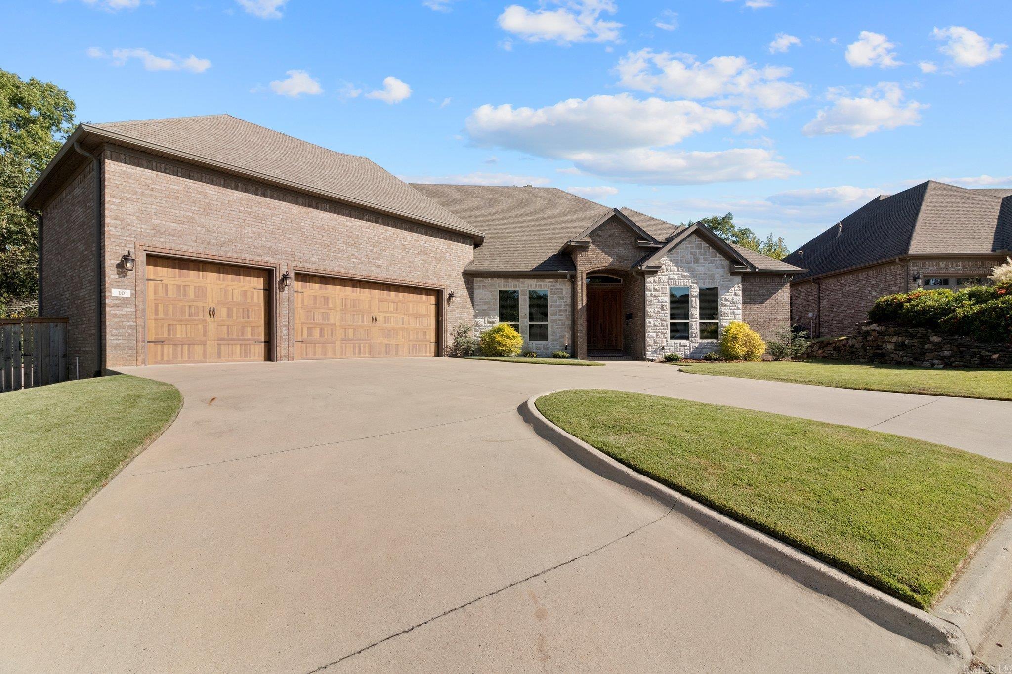 WOODLANDS EDGE - Residential