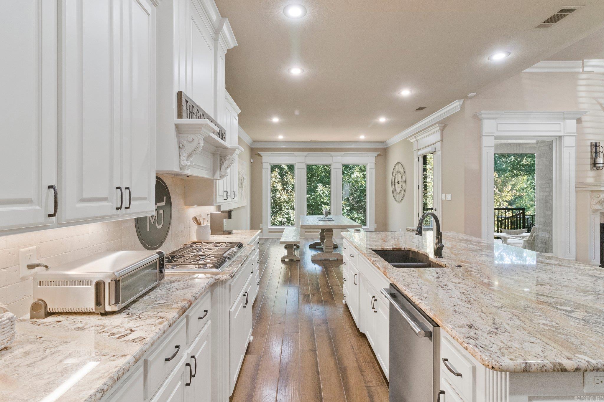 WOODLANDS EDGE - Residential