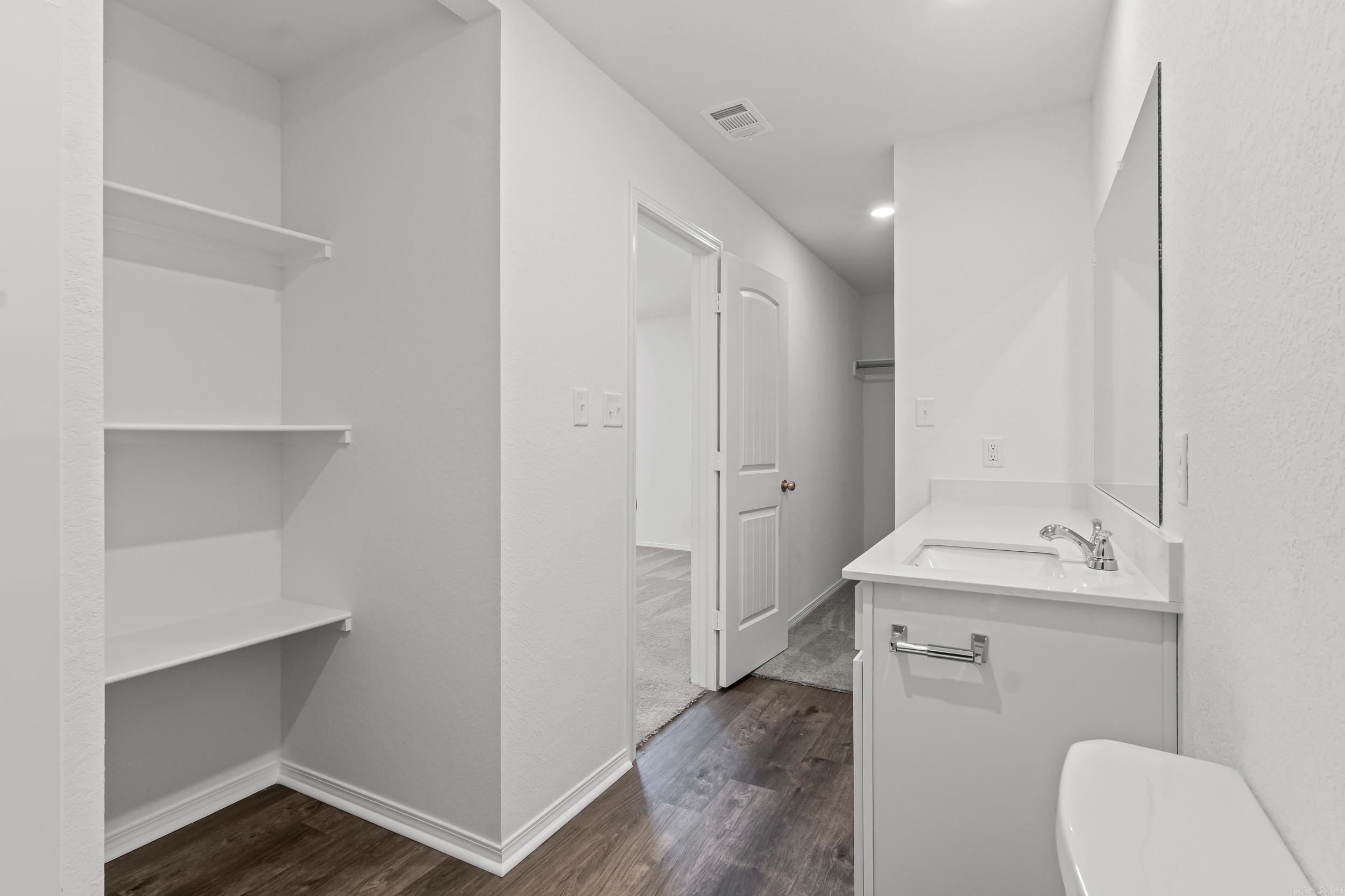 HILL FARM - Residential