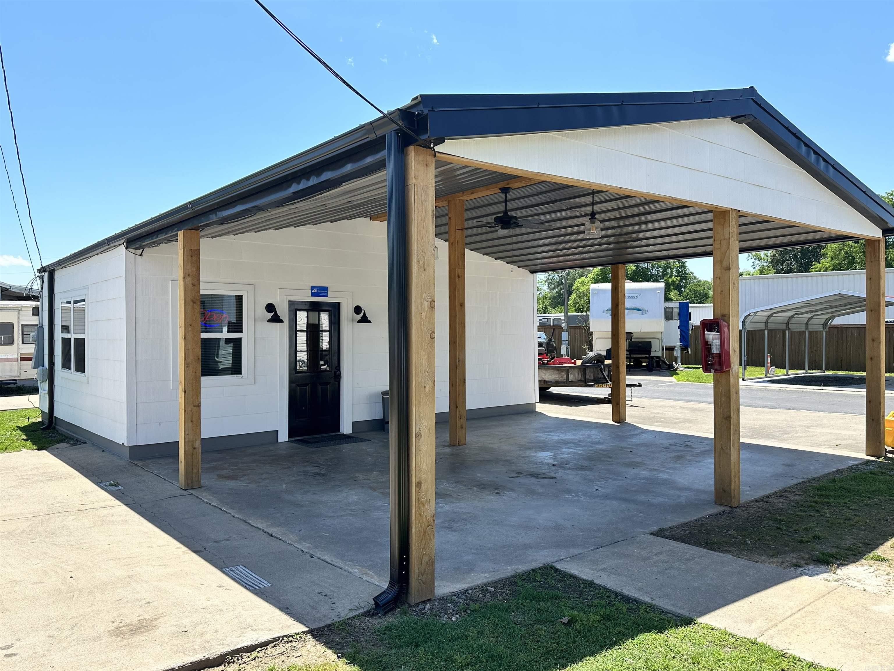 Braddocks - Commercial Sale