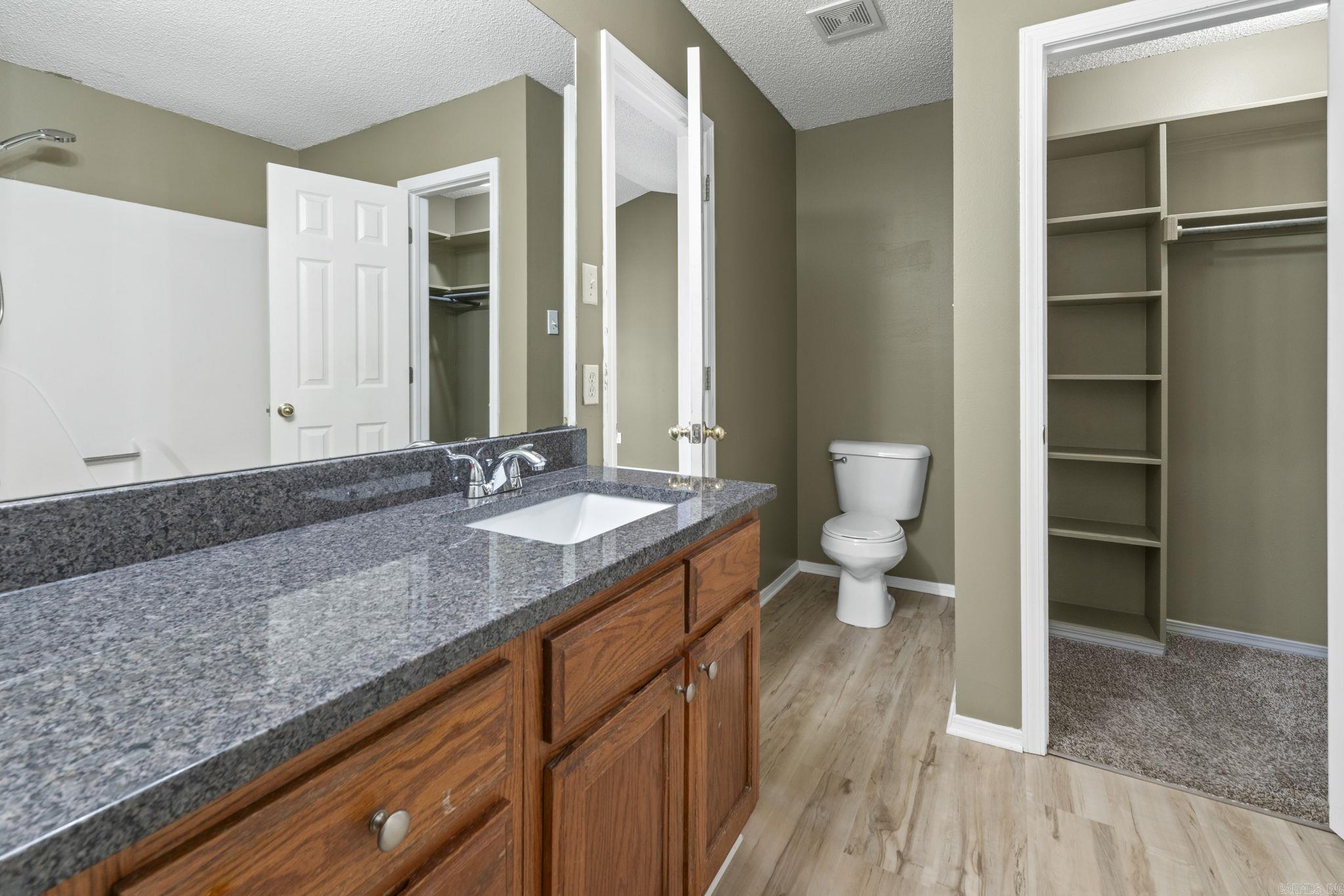 CHERRY CREEK - Residential