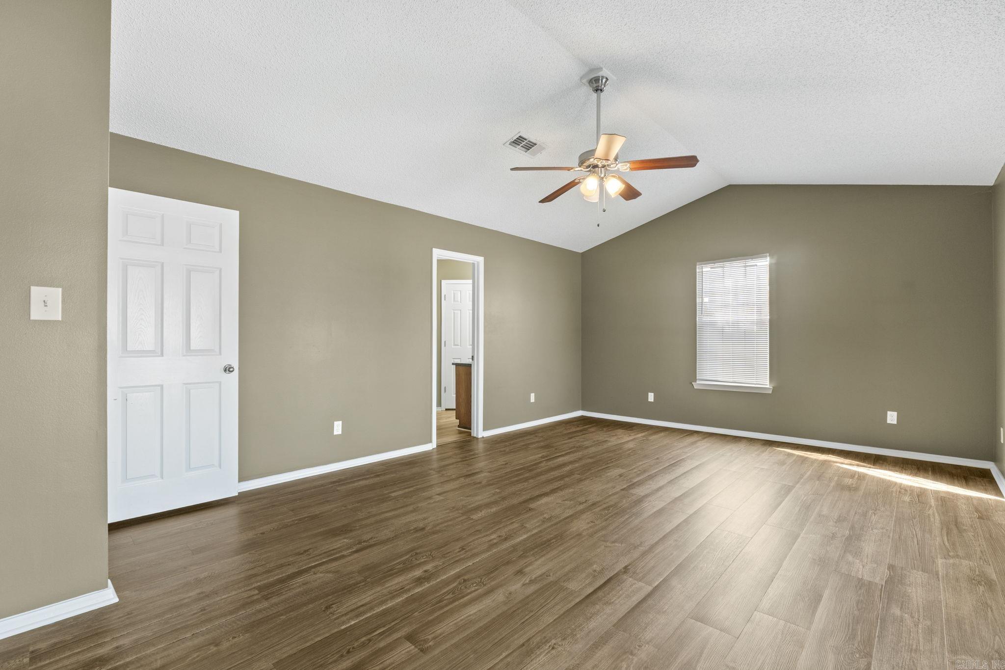 CHERRY CREEK - Residential