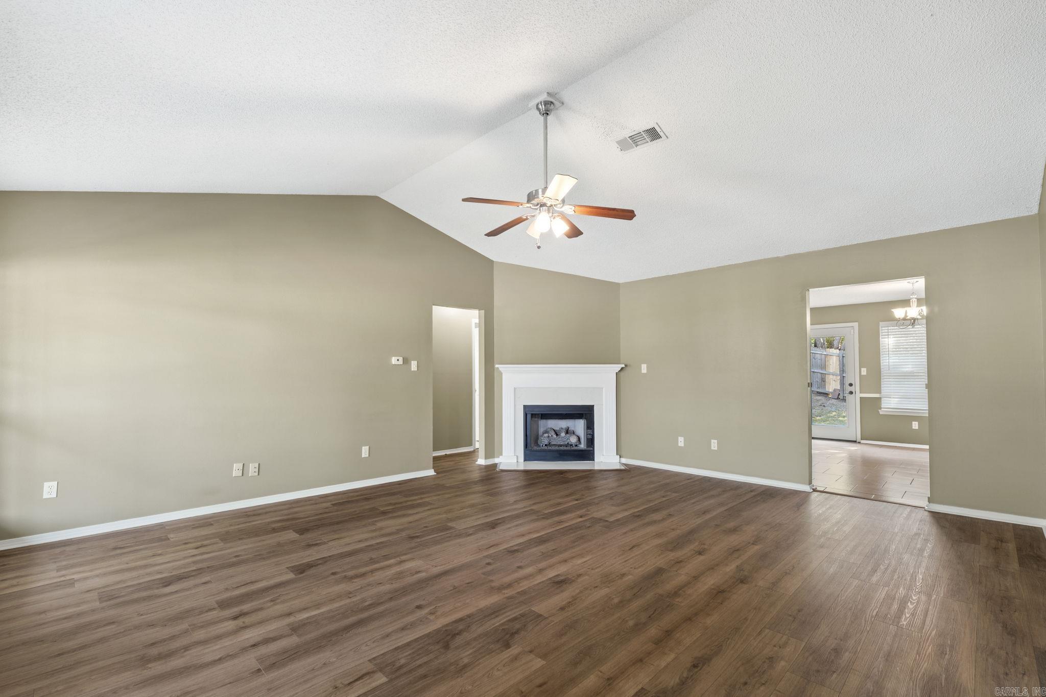 CHERRY CREEK - Residential