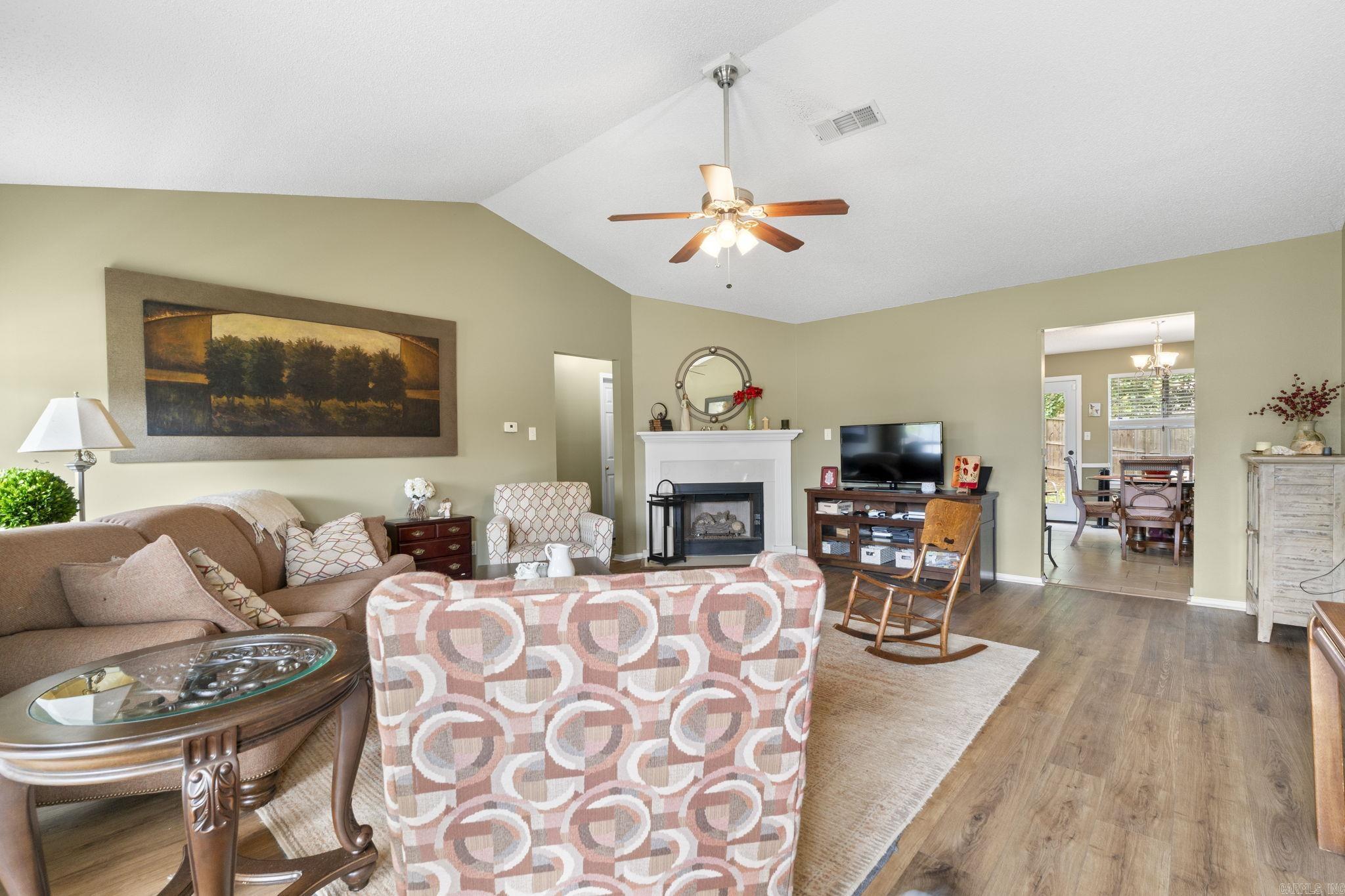 CHERRY CREEK - Residential