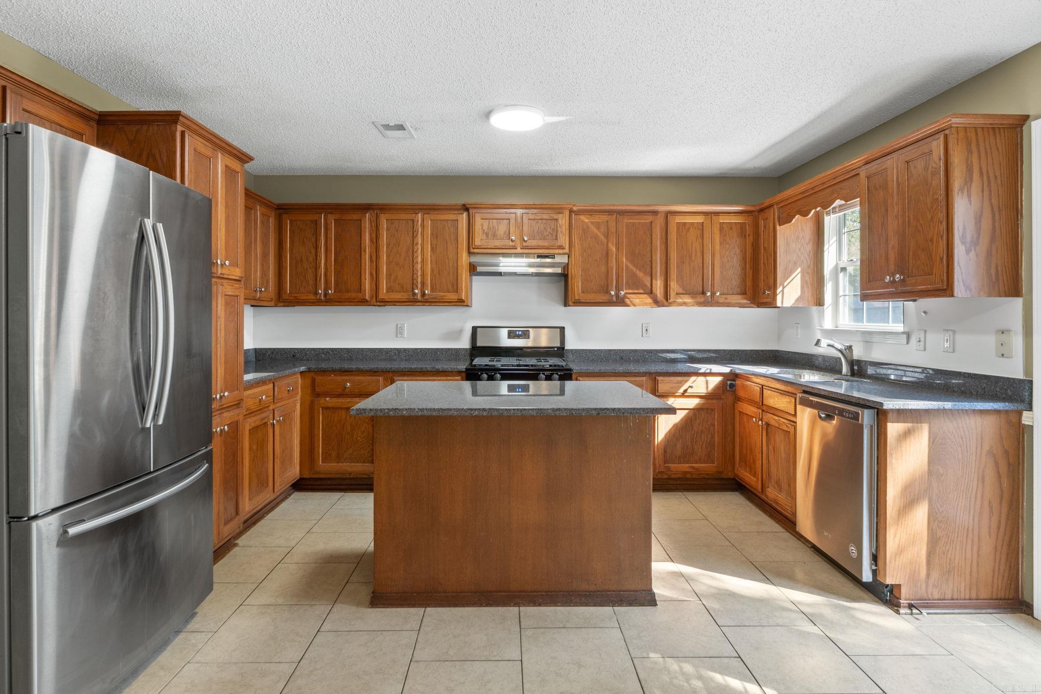 CHERRY CREEK - Residential