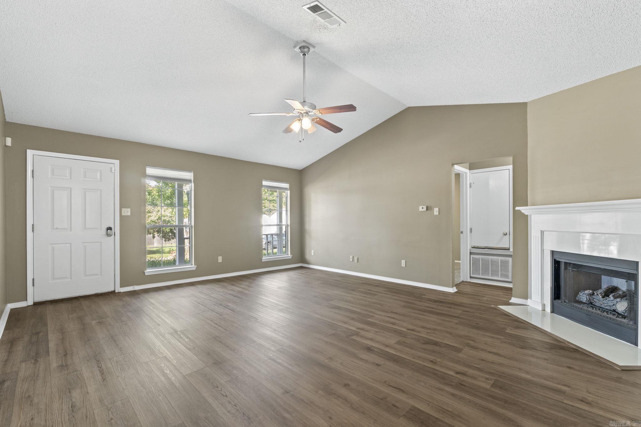 CHERRY CREEK - Residential