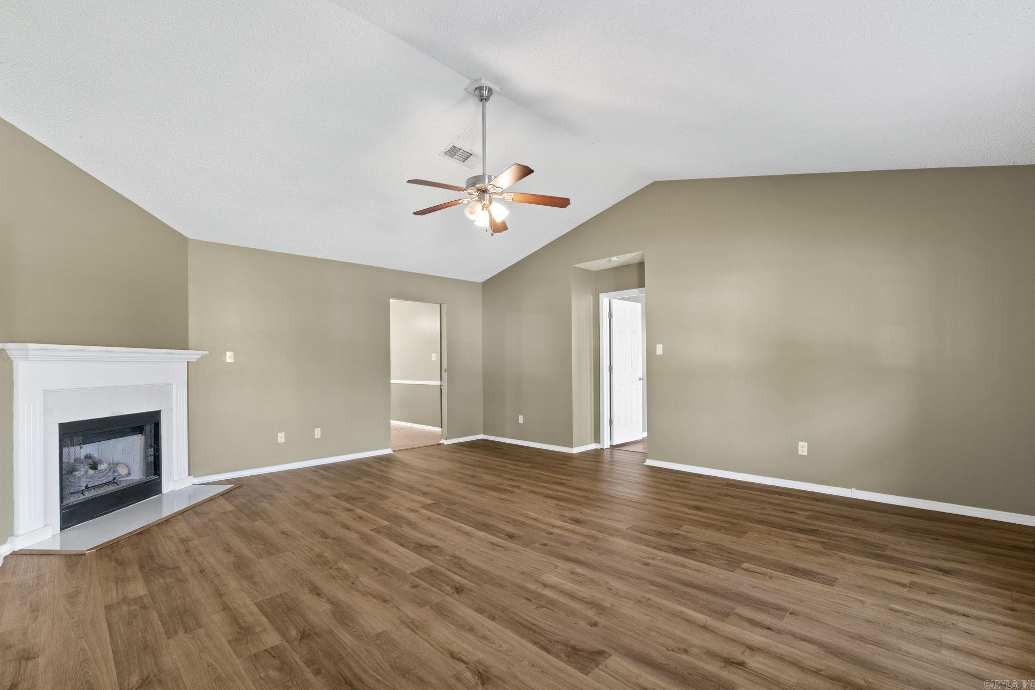 CHERRY CREEK - Residential