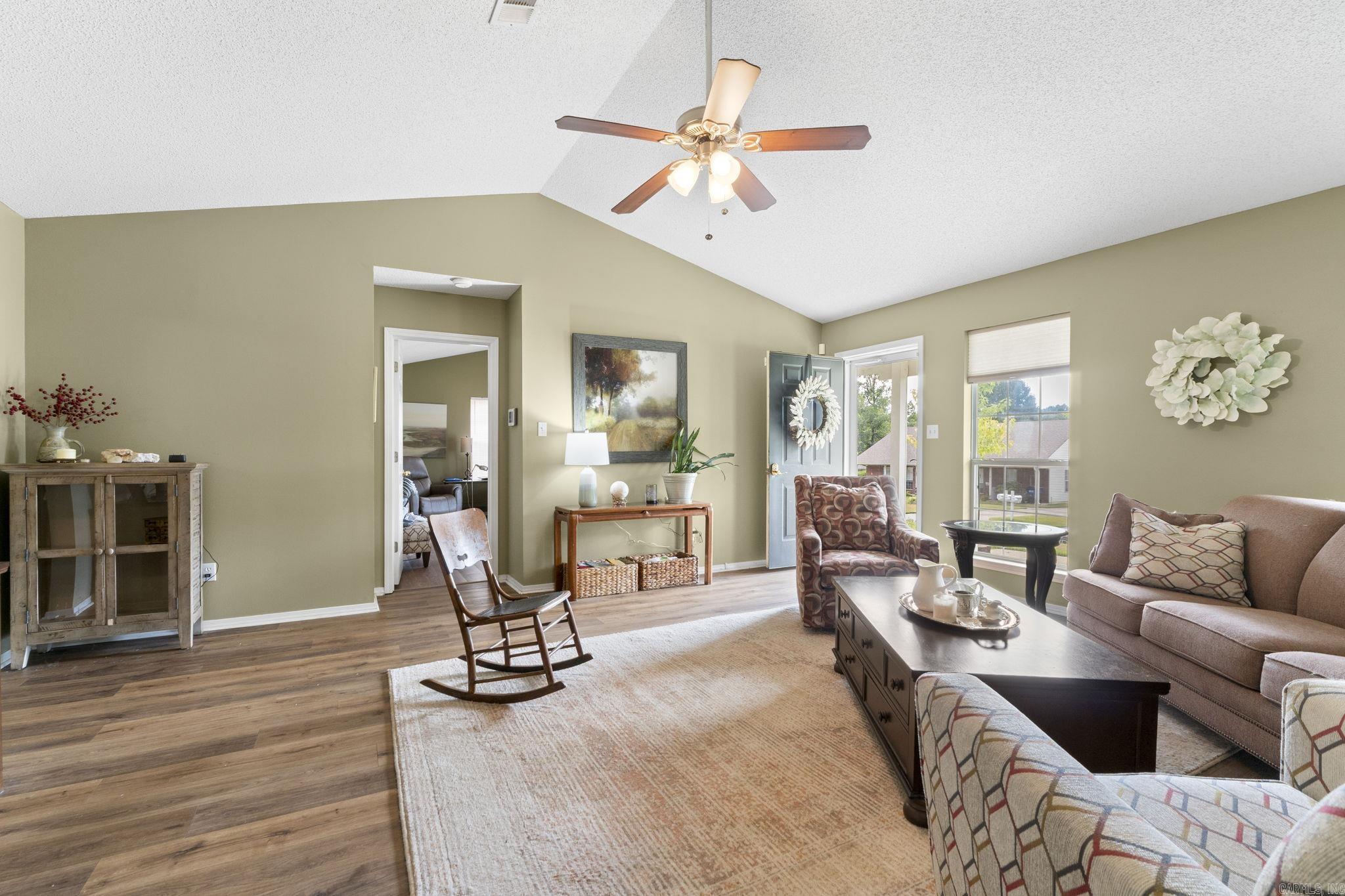 CHERRY CREEK - Residential