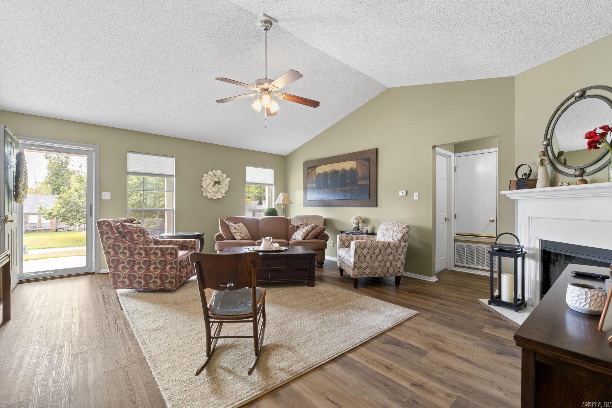 CHERRY CREEK - Residential