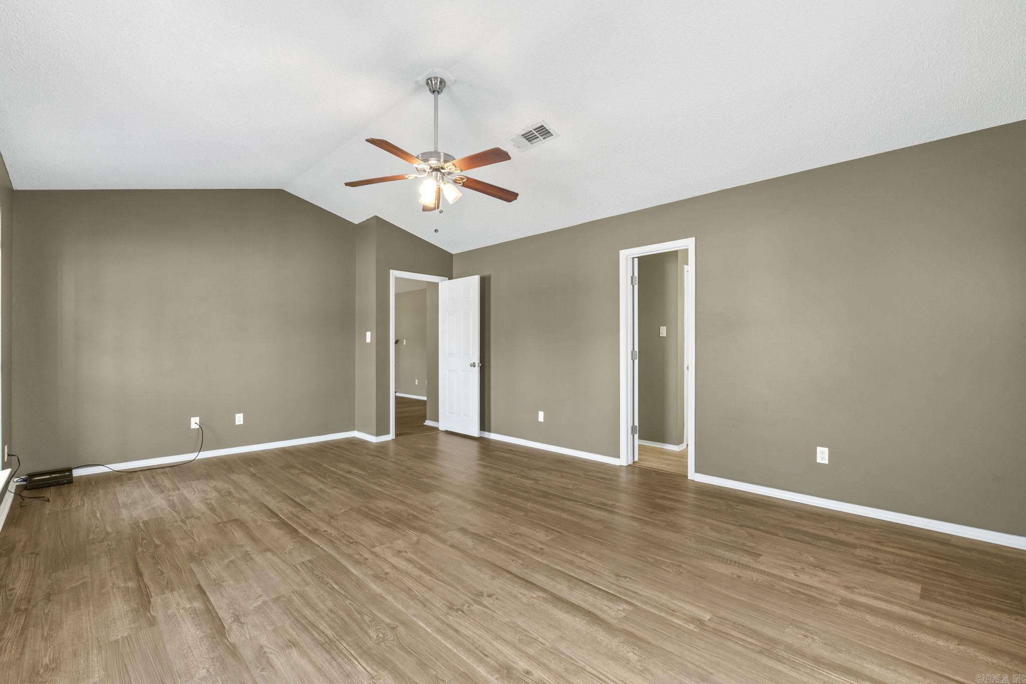 CHERRY CREEK - Residential