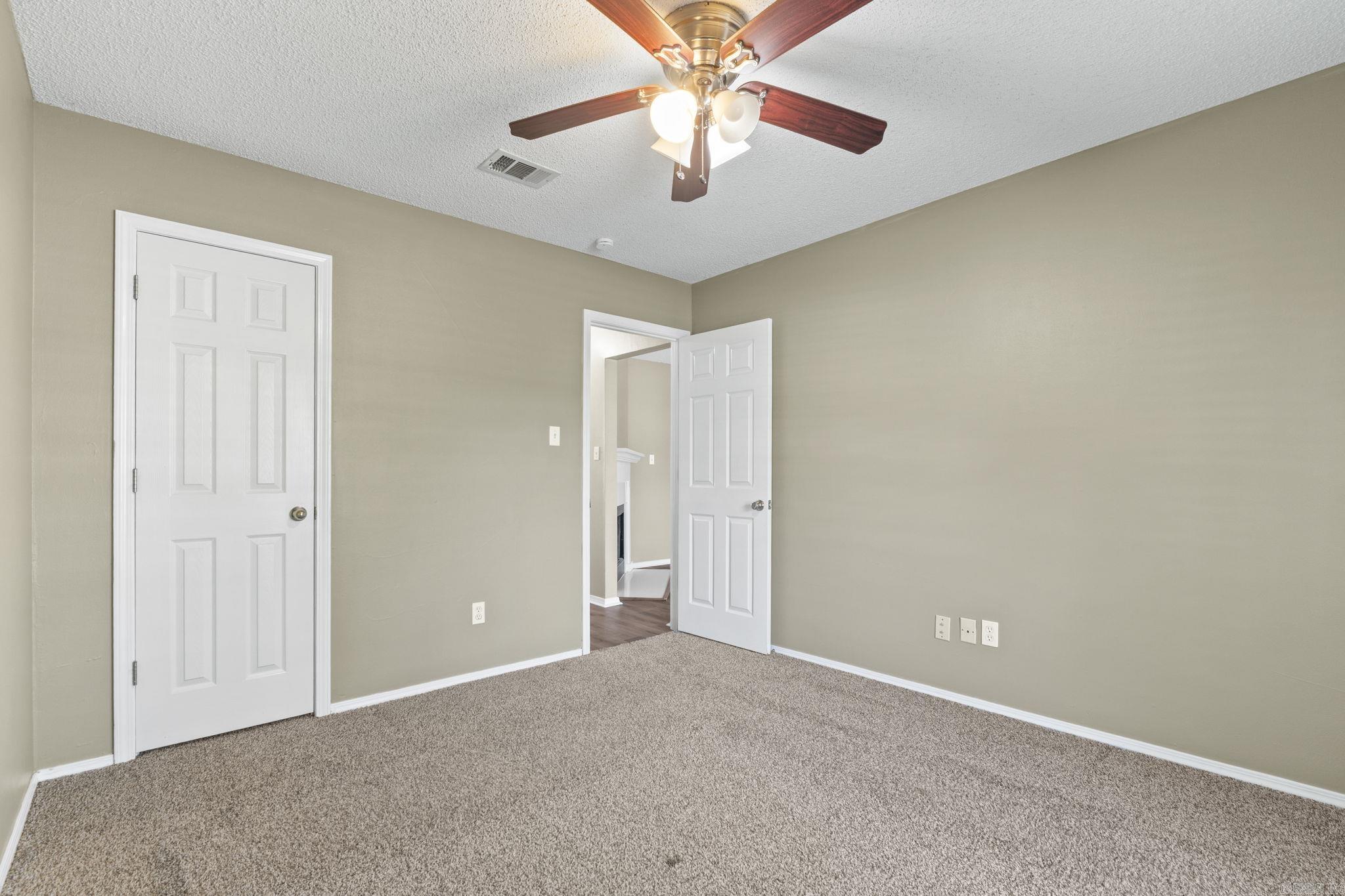 CHERRY CREEK - Residential