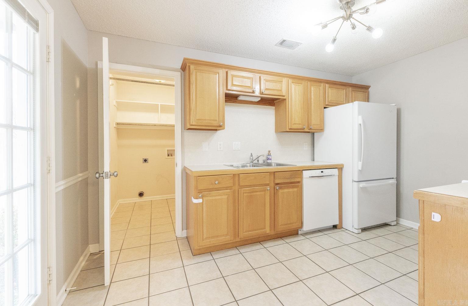 MEADOWLAKE - Residential