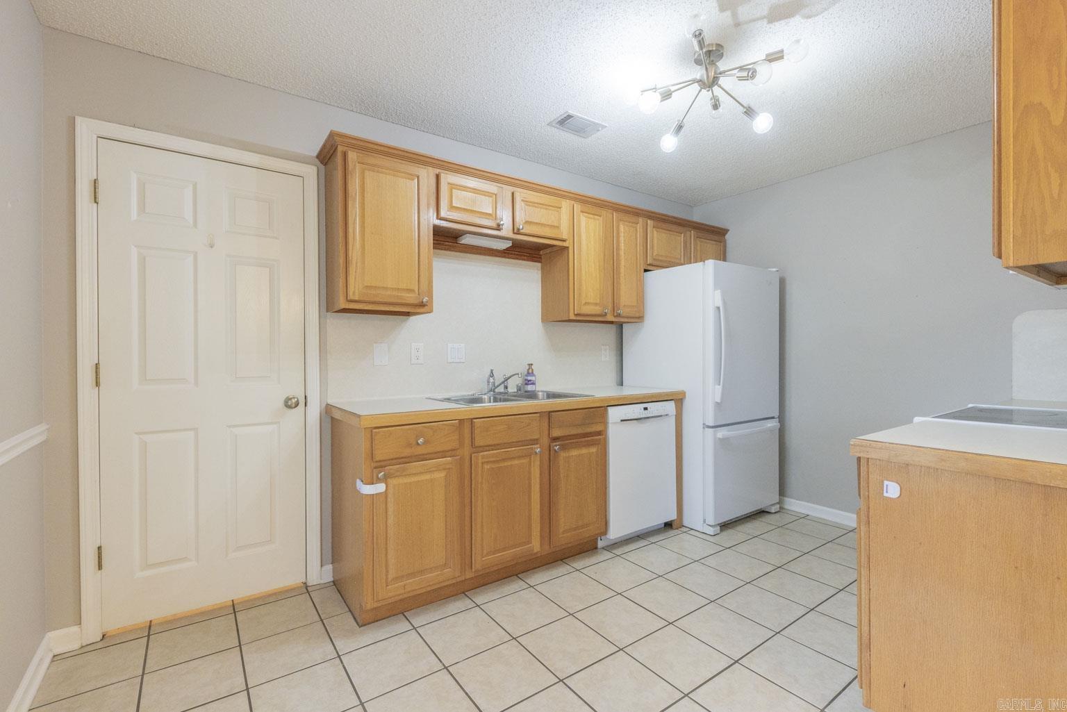 MEADOWLAKE - Residential