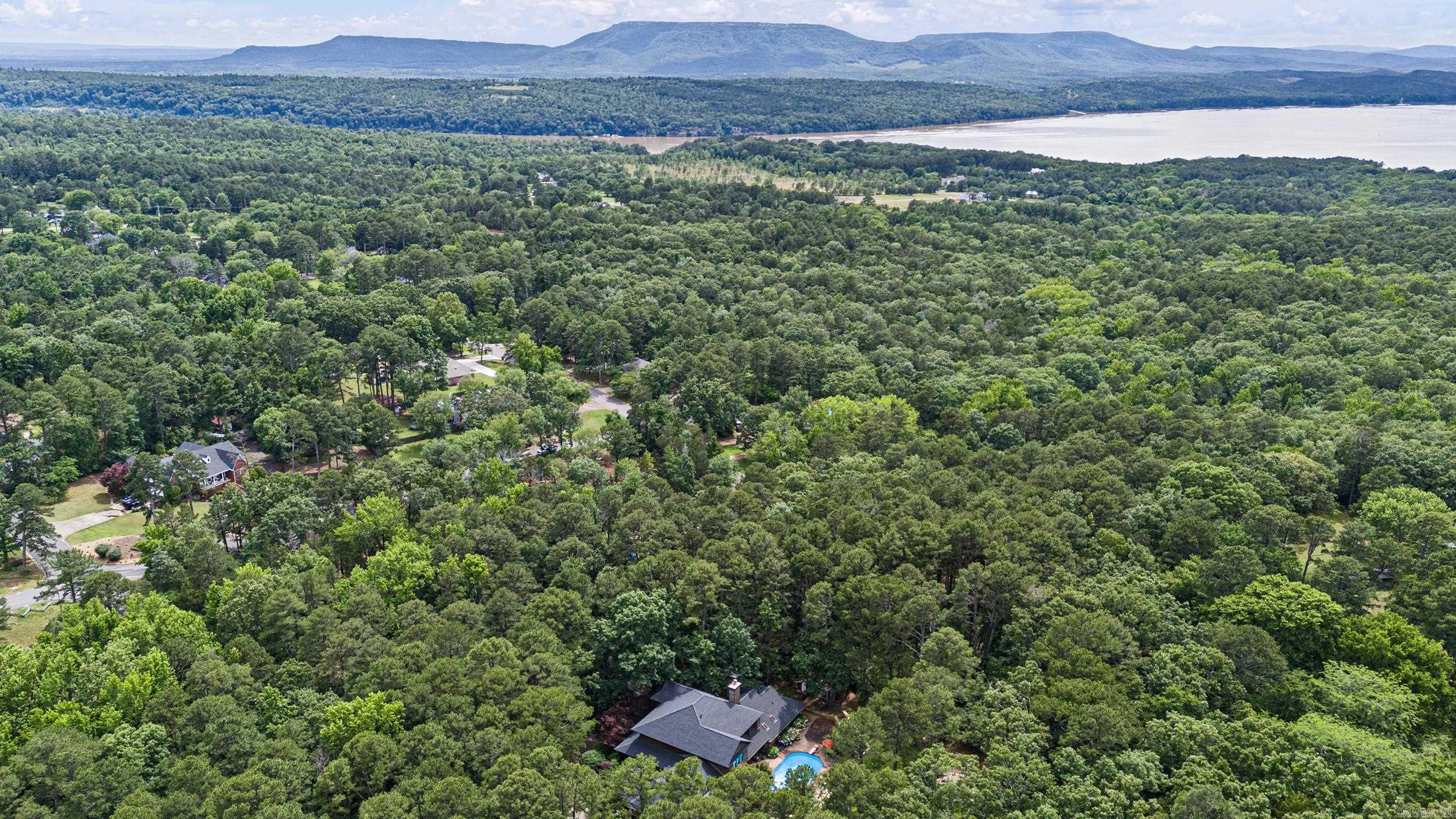 RIVER OAKS - Residential