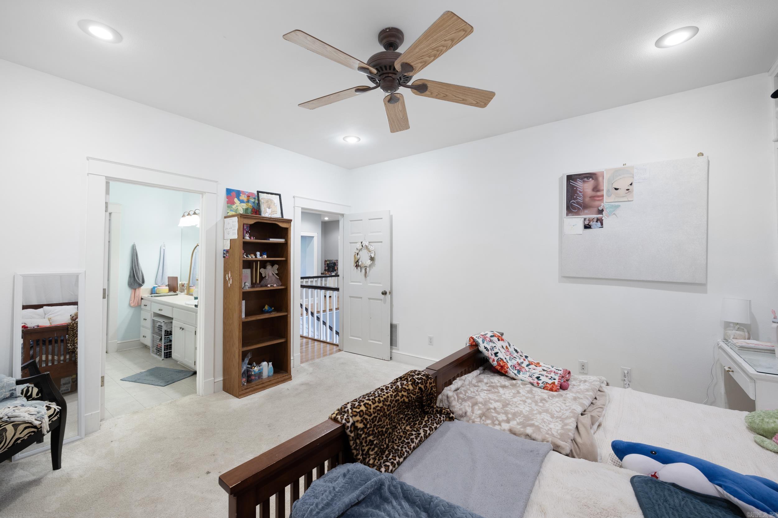 RIVER OAKS - Residential