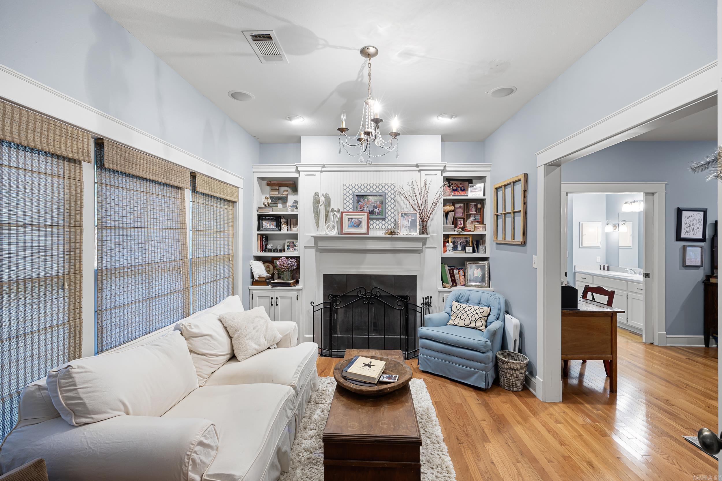 RIVER OAKS - Residential