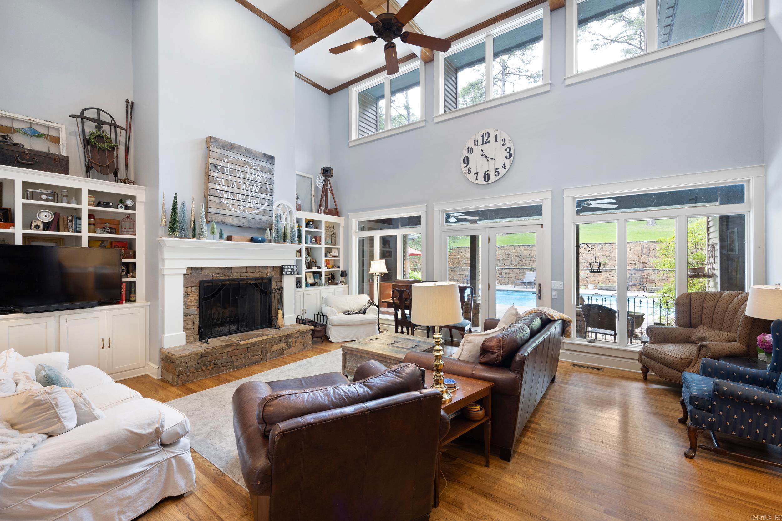 RIVER OAKS - Residential