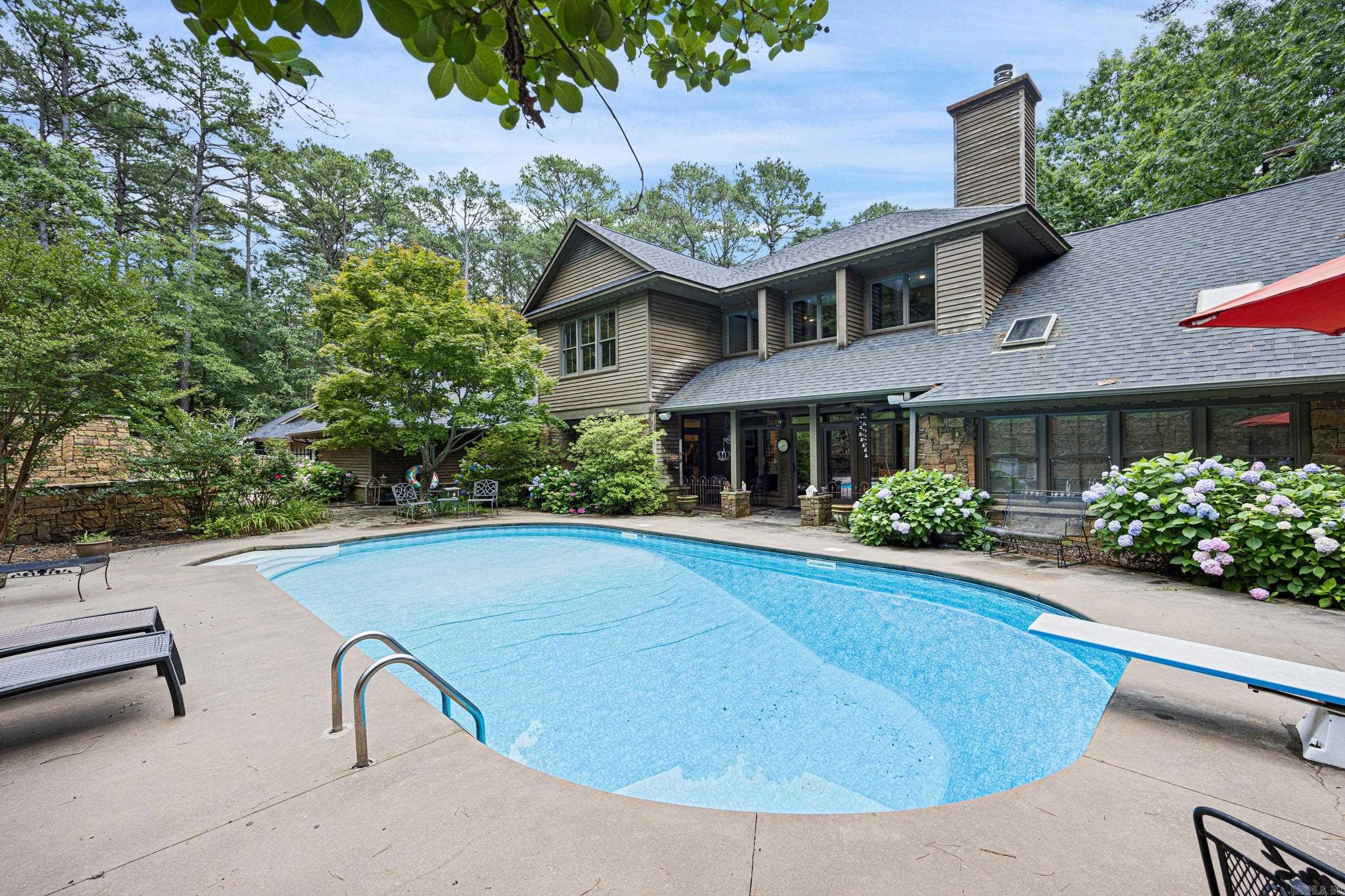 RIVER OAKS - Residential