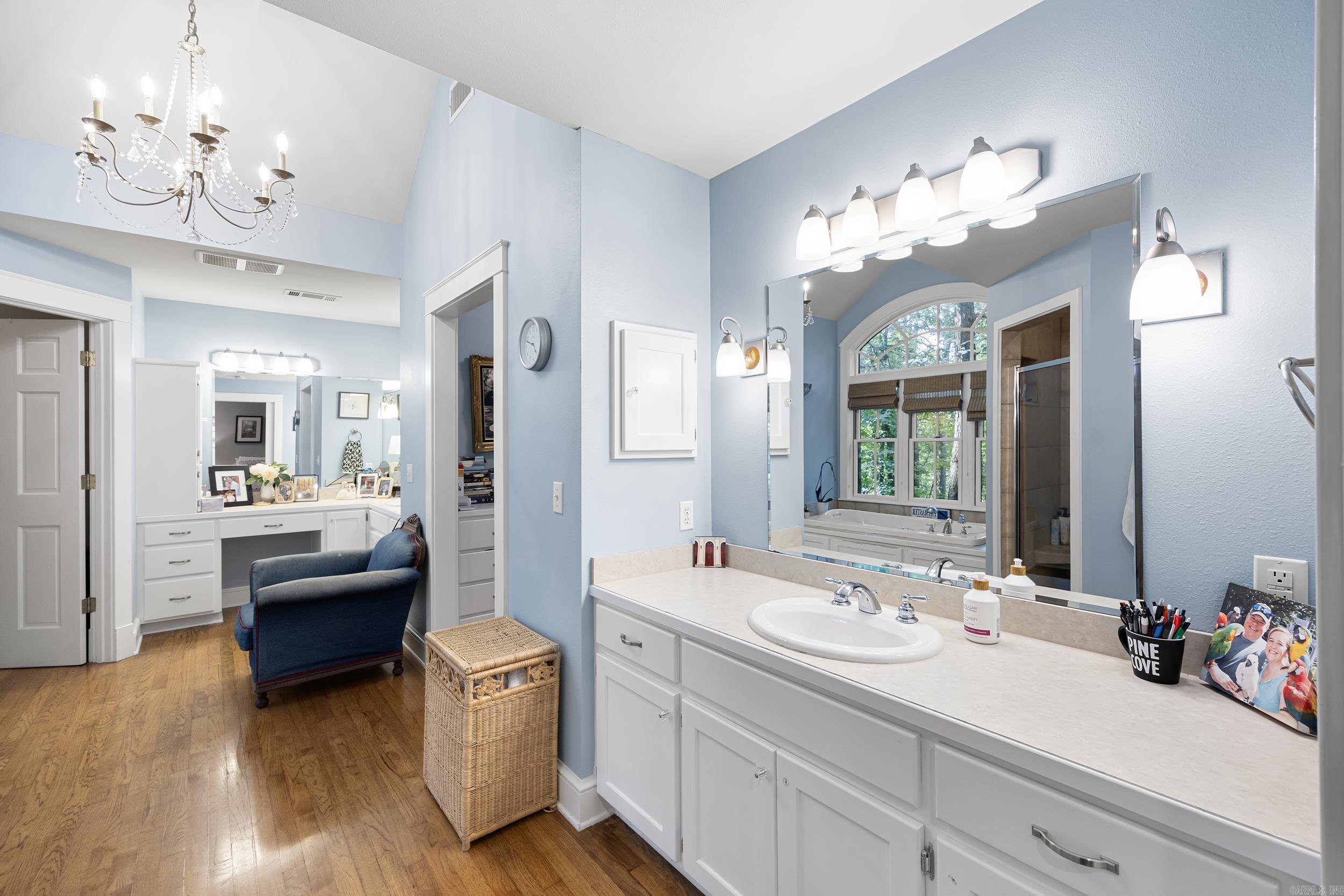RIVER OAKS - Residential