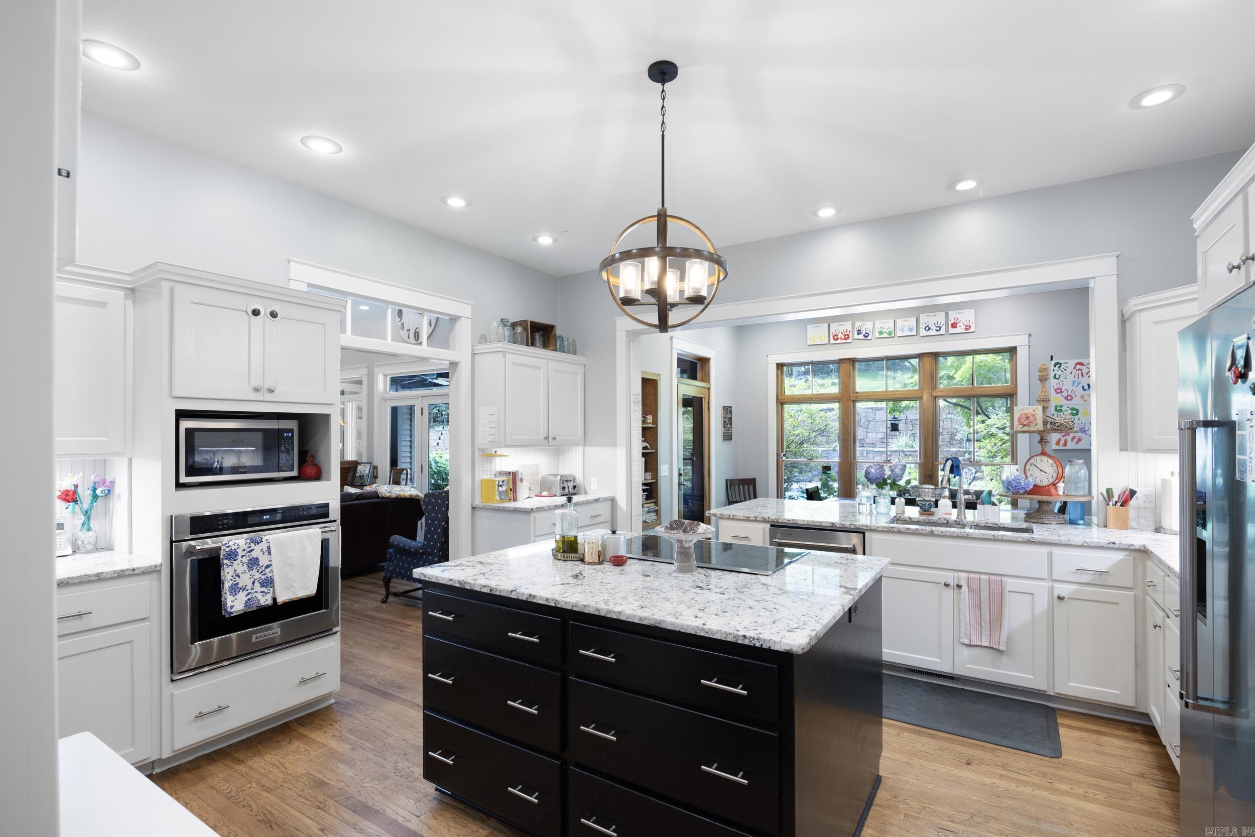 RIVER OAKS - Residential
