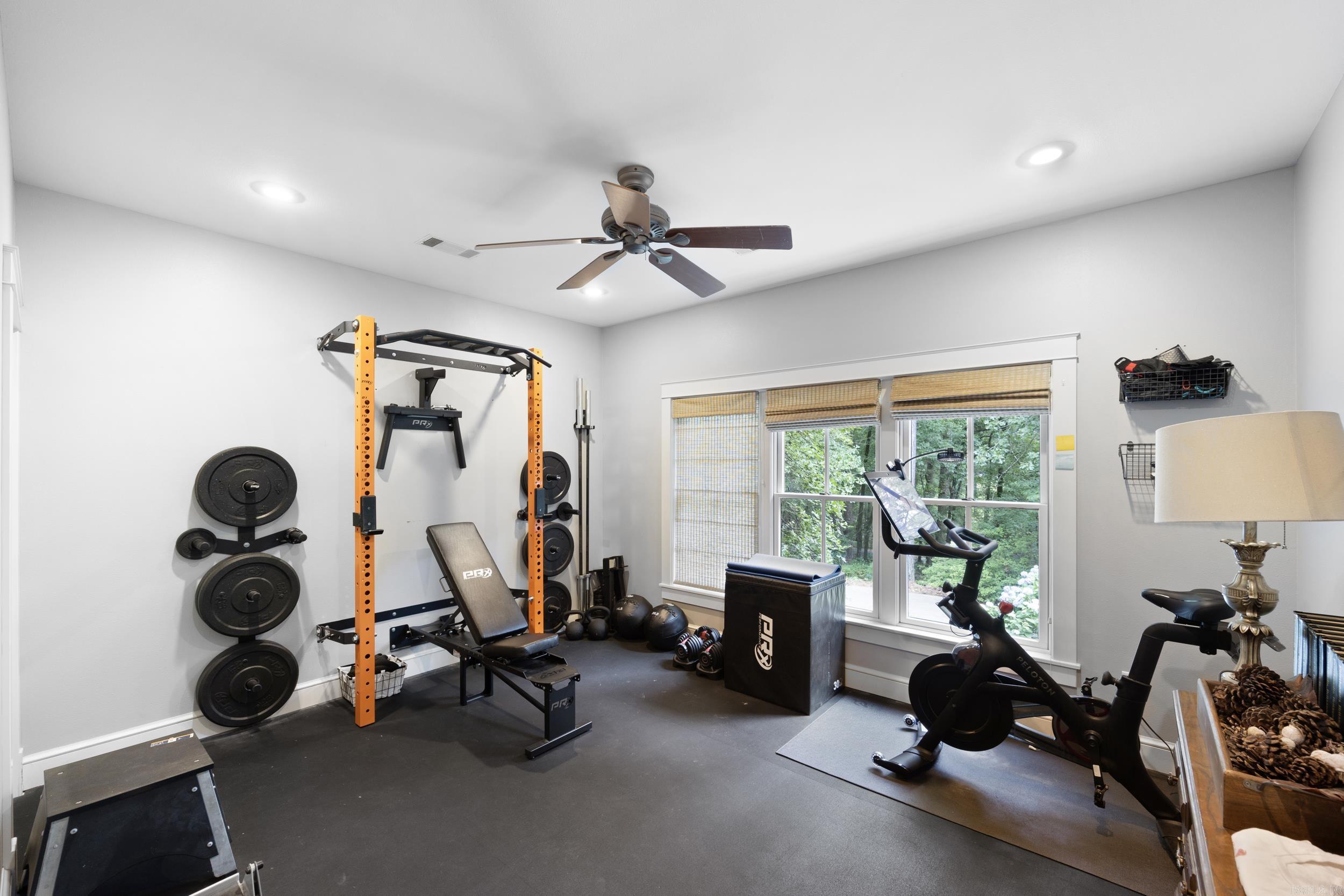 RIVER OAKS - Residential