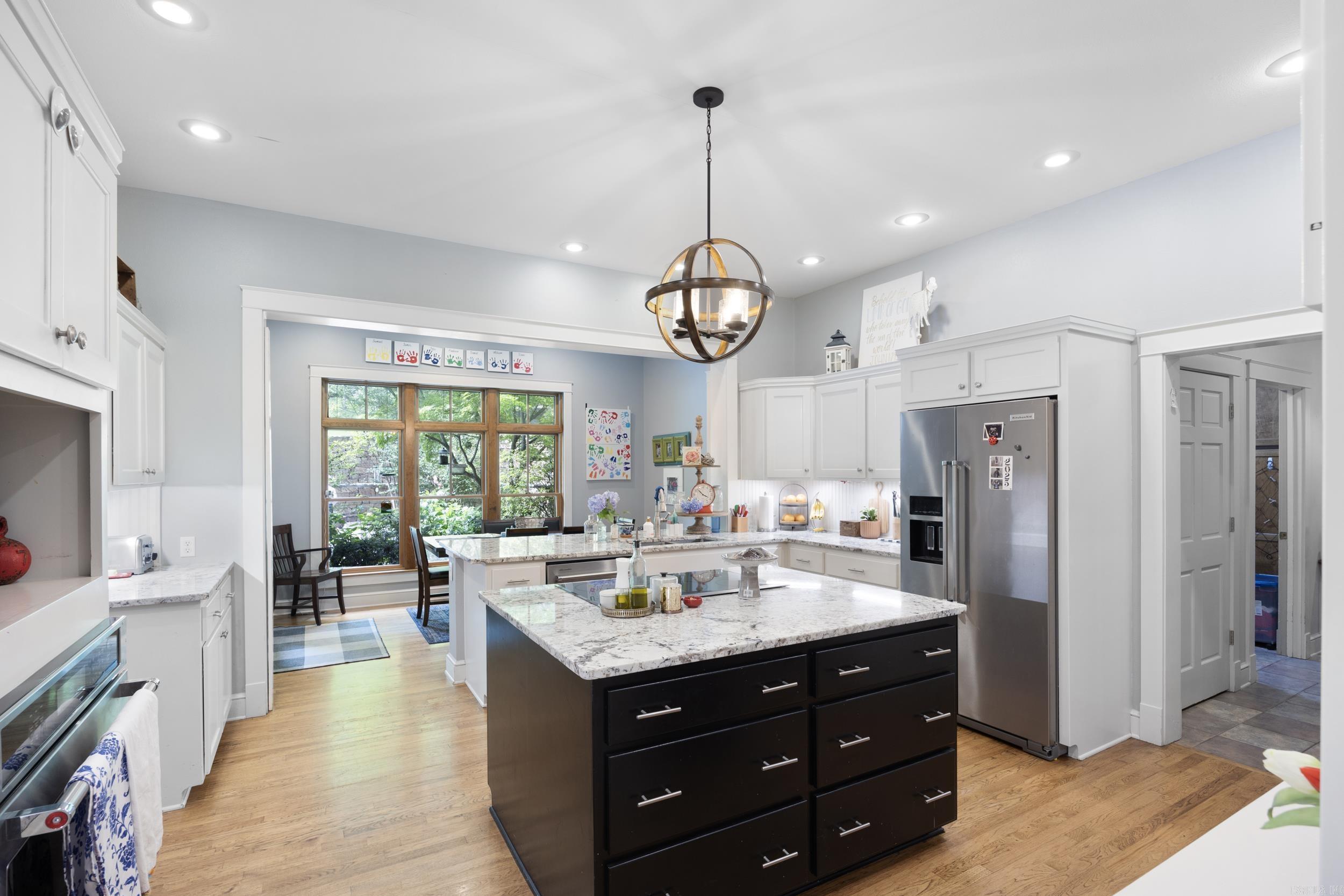 RIVER OAKS - Residential