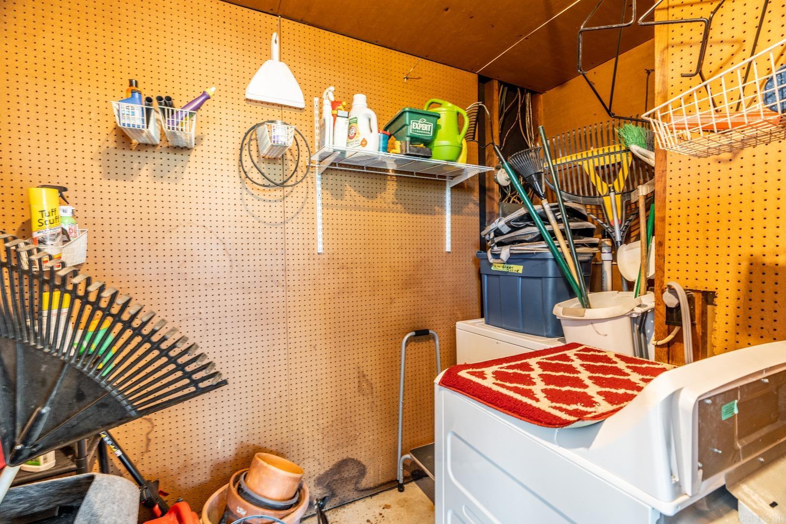 Ellis Acres - Residential Lease