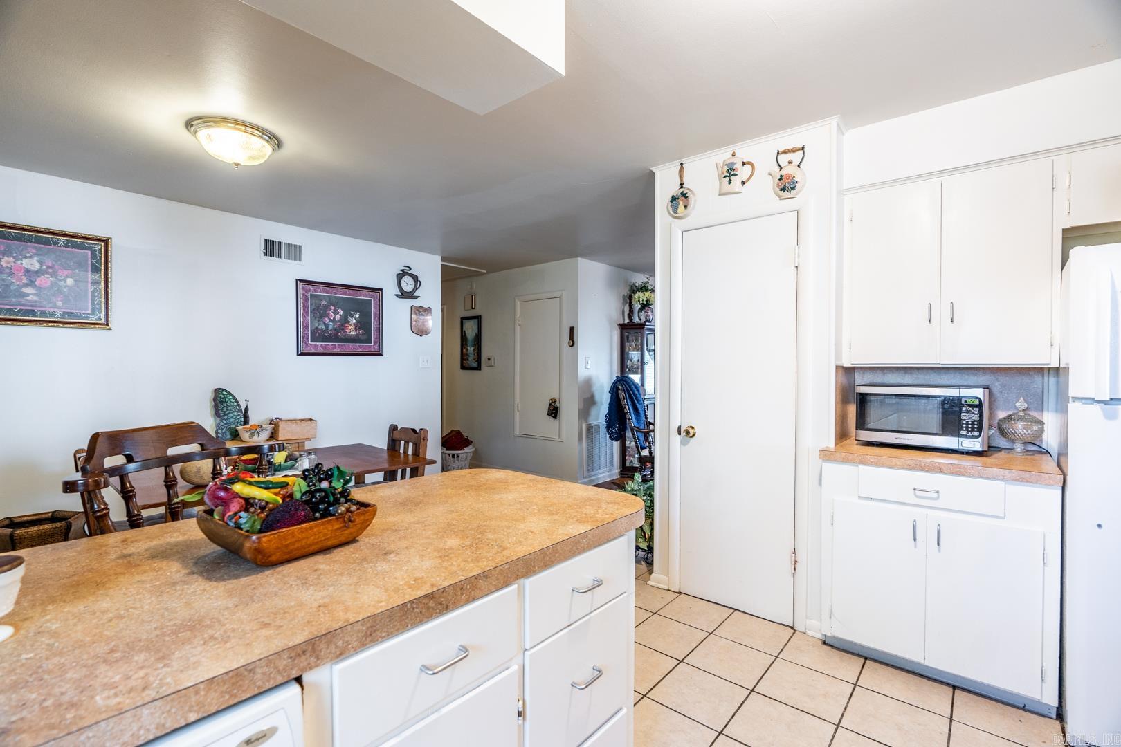 Ellis Acres - Residential Lease