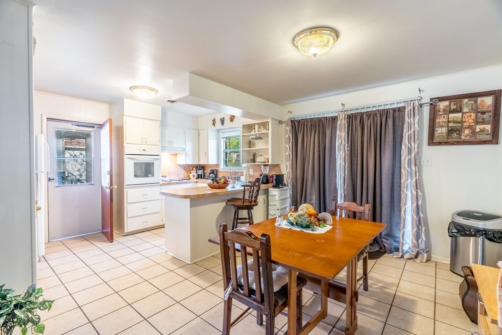 Ellis Acres - Residential Lease