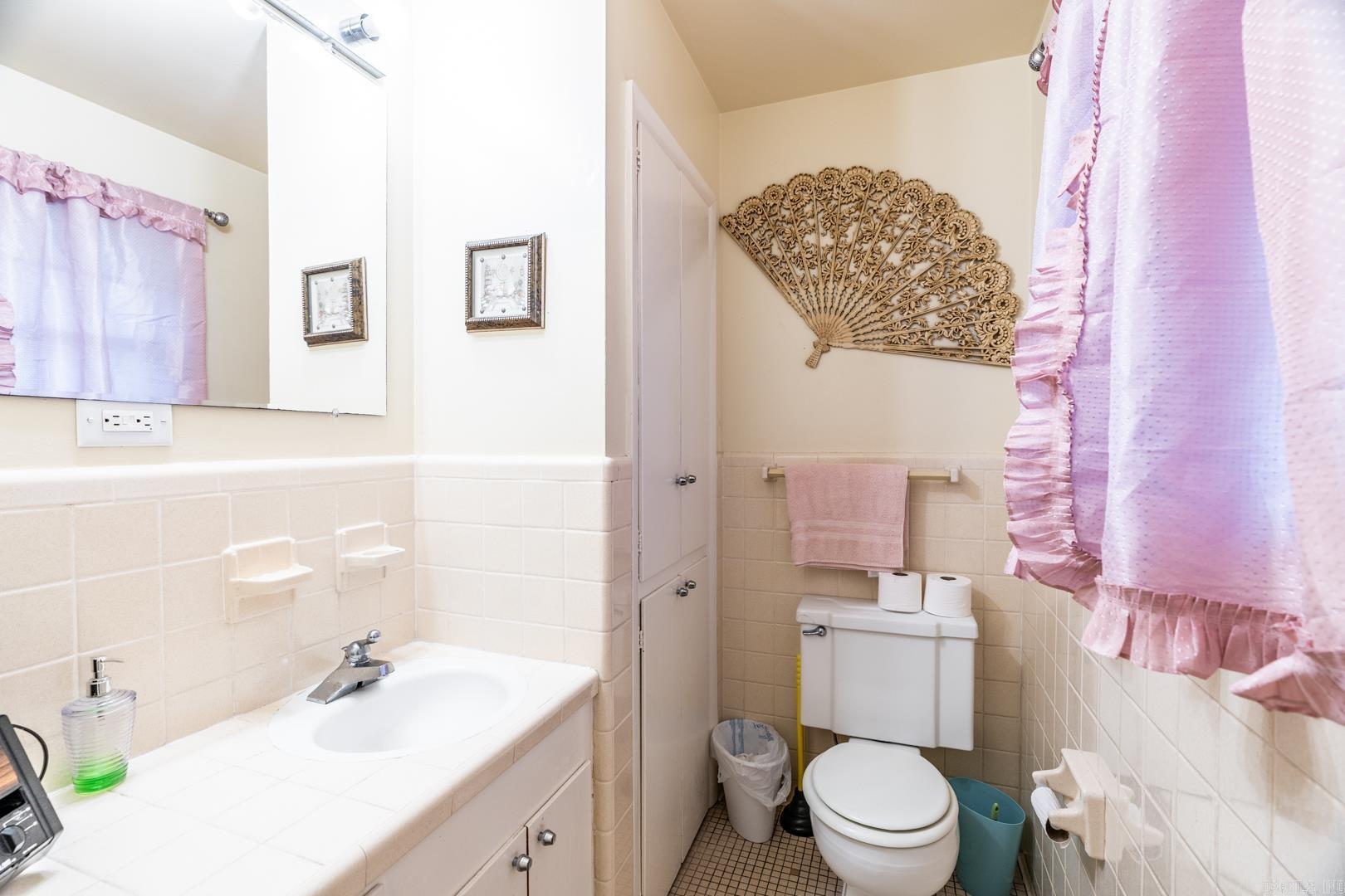 Ellis Acres - Residential Lease