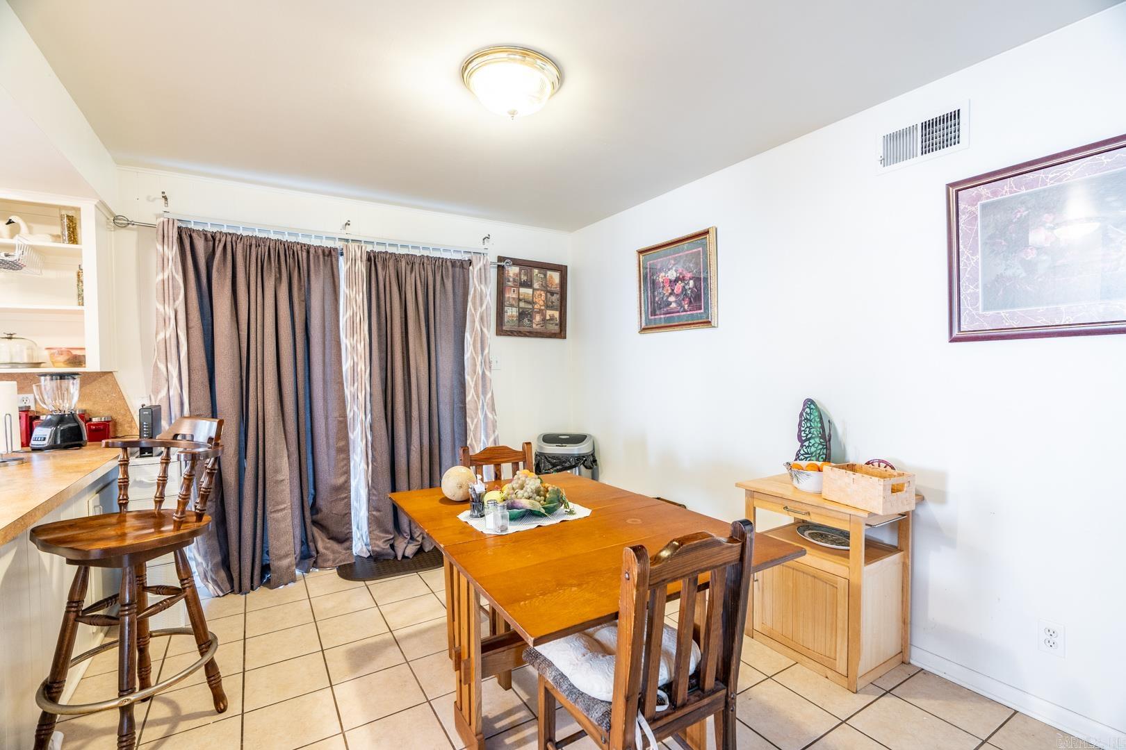 Ellis Acres - Residential Lease