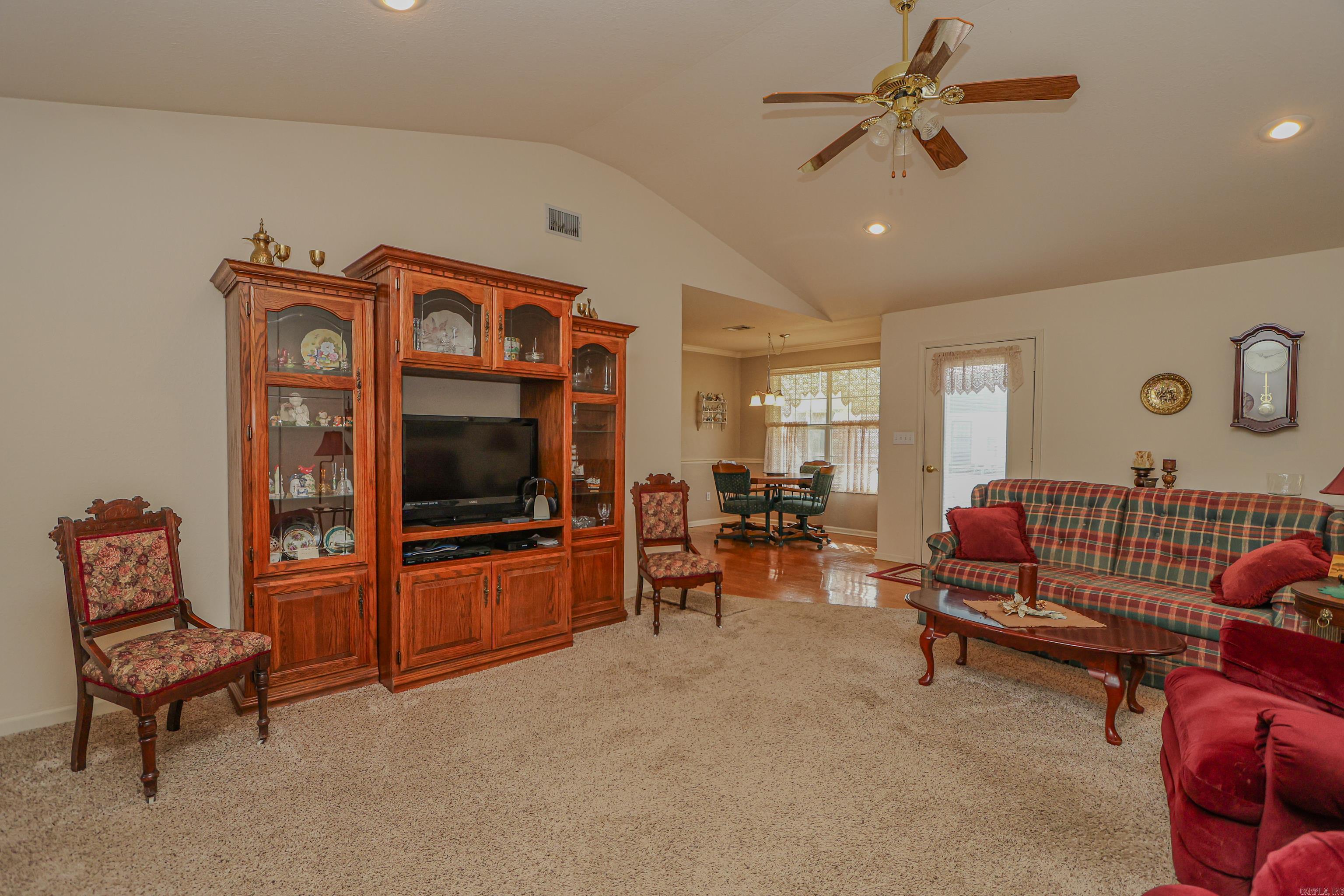 WALNUT CORNER - Residential