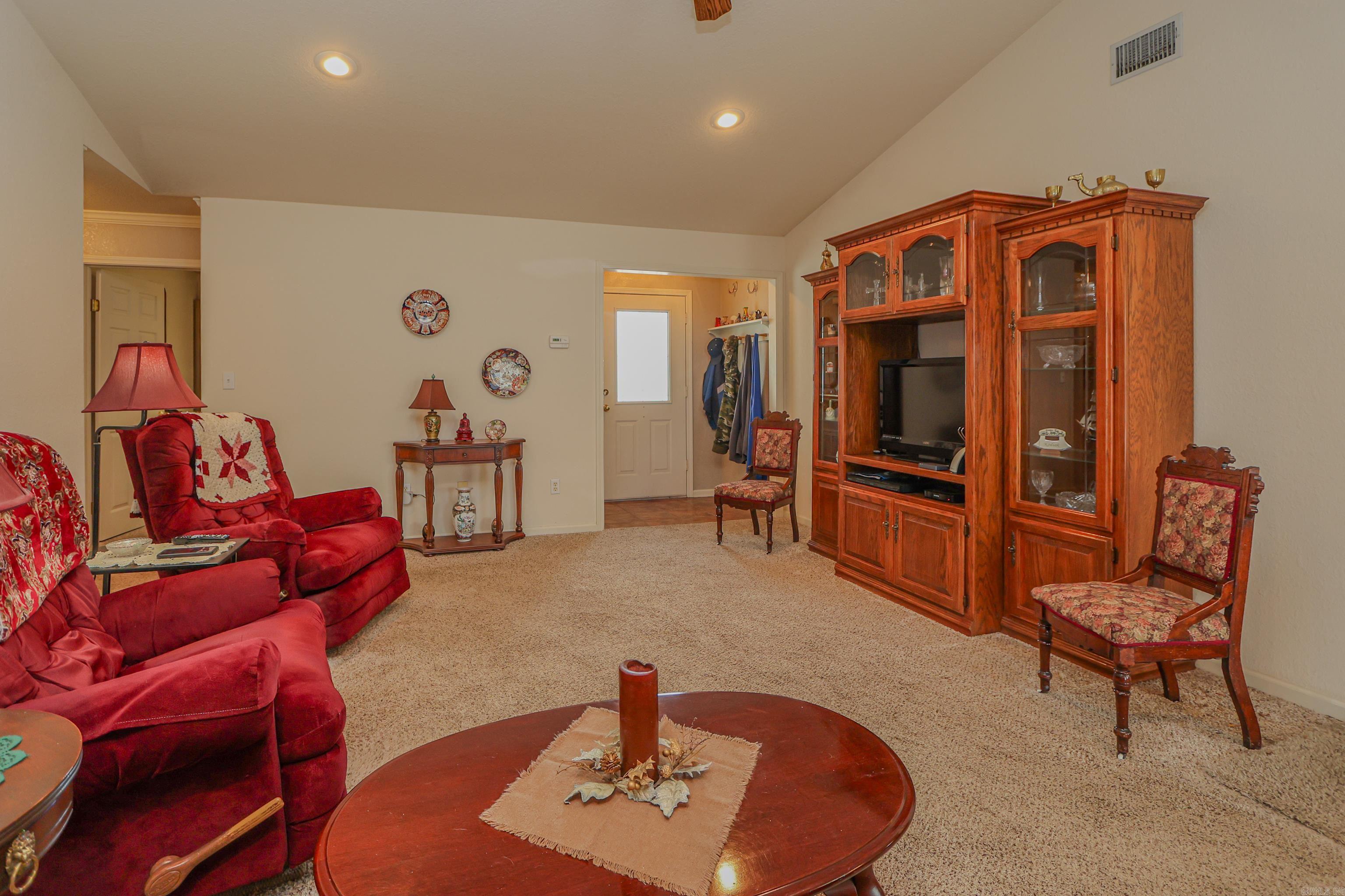 WALNUT CORNER - Residential