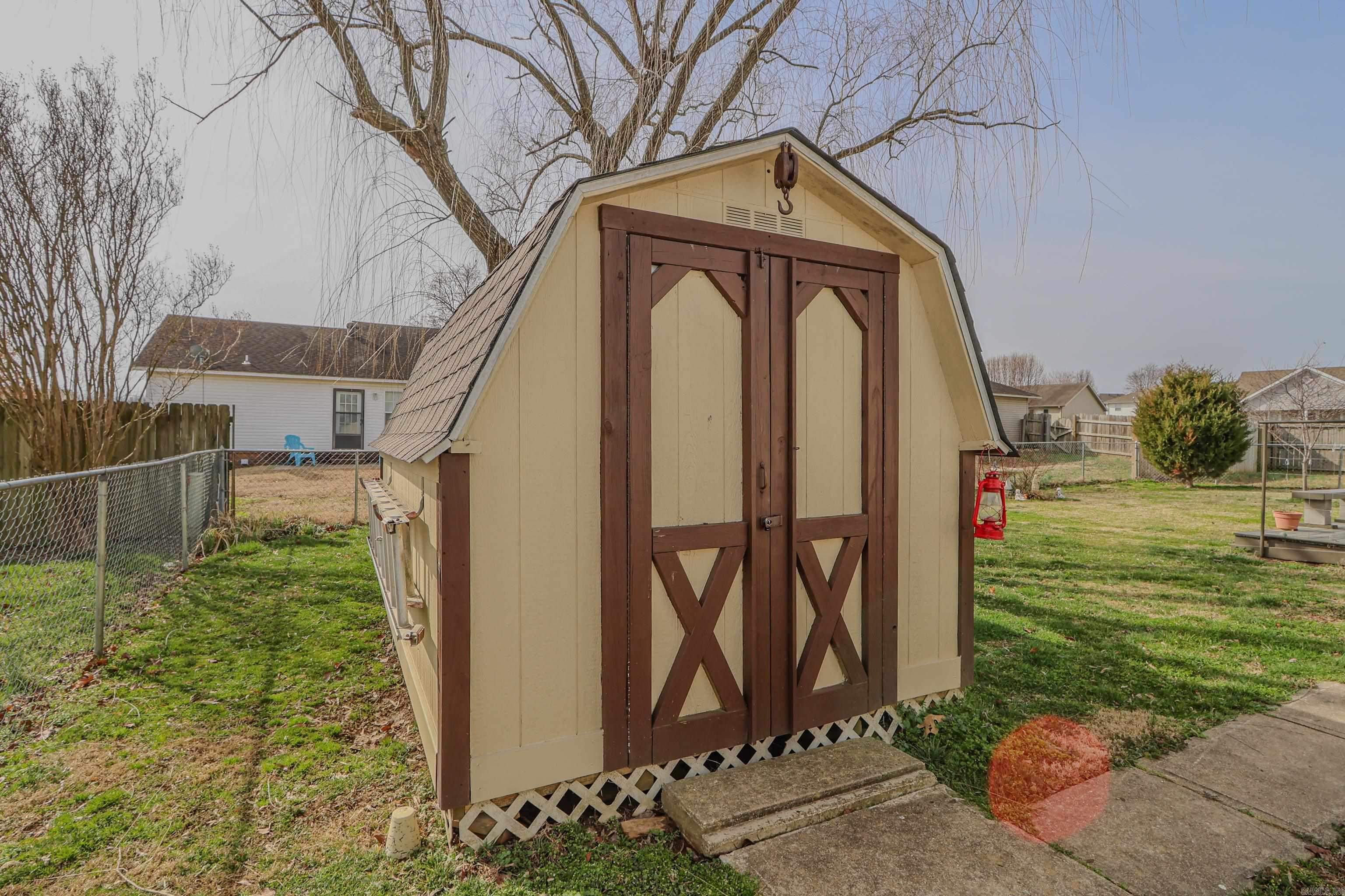 WALNUT CORNER - Residential