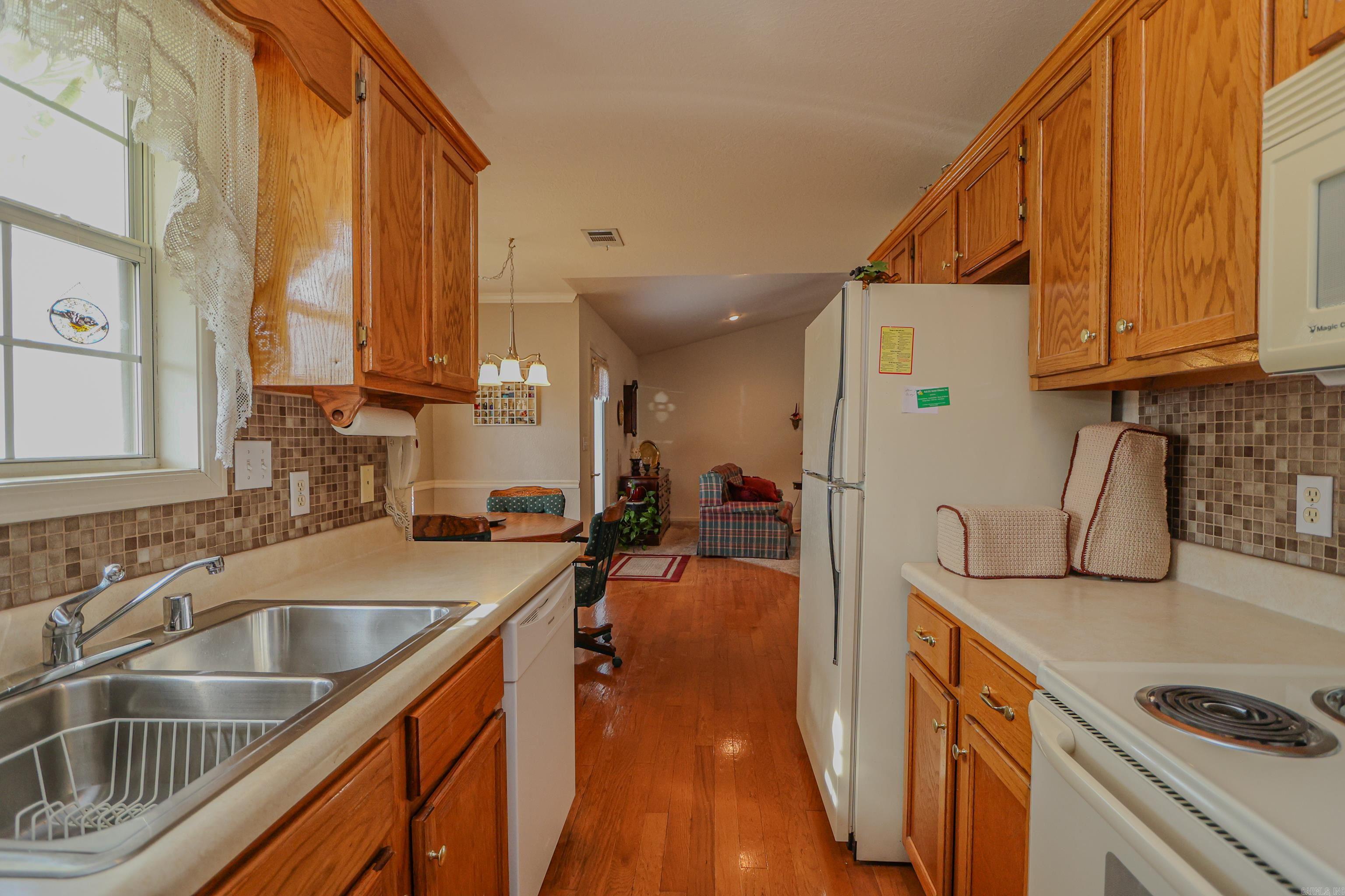 WALNUT CORNER - Residential