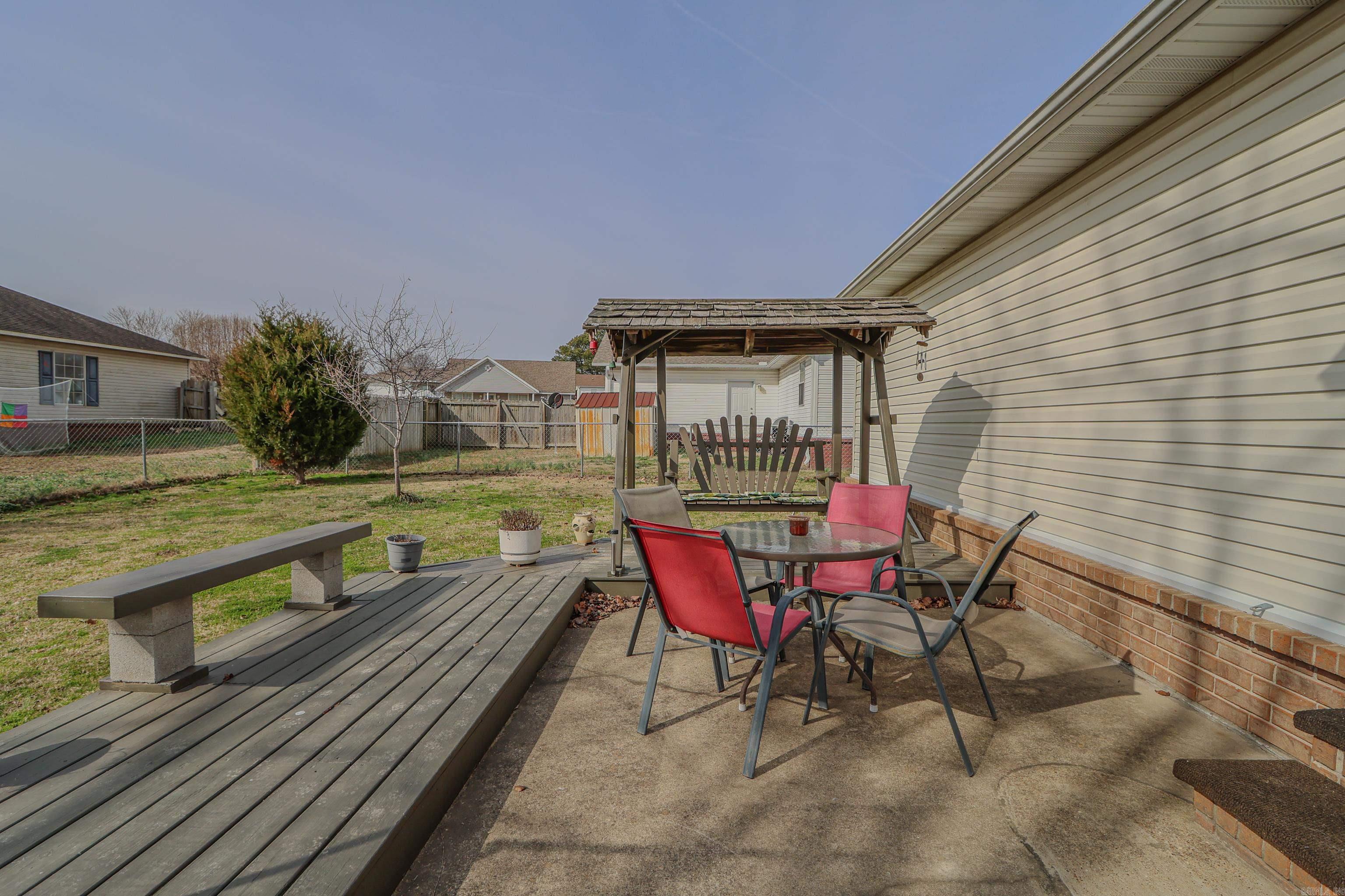 WALNUT CORNER - Residential