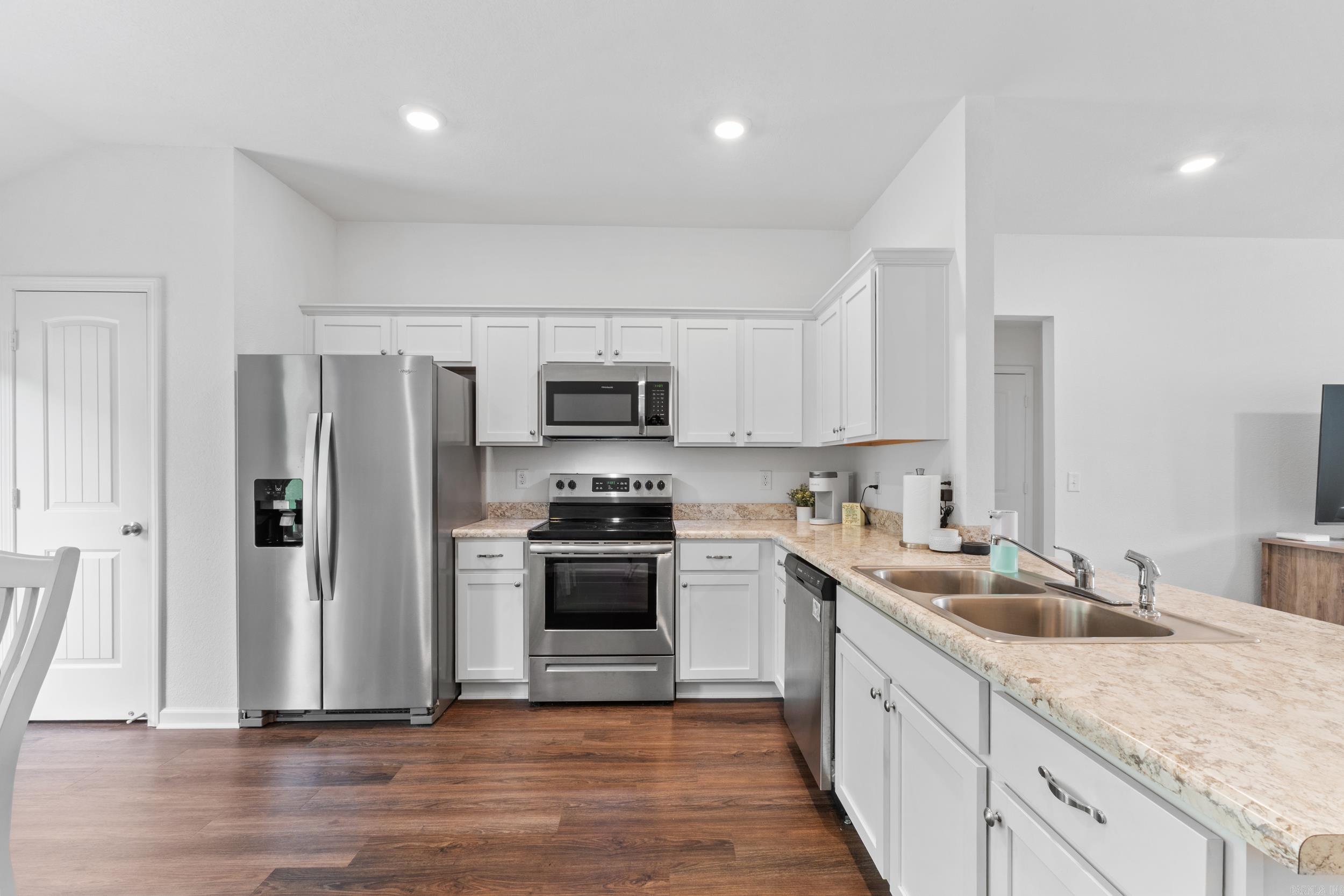 MUSEUM MEADOWS - Residential