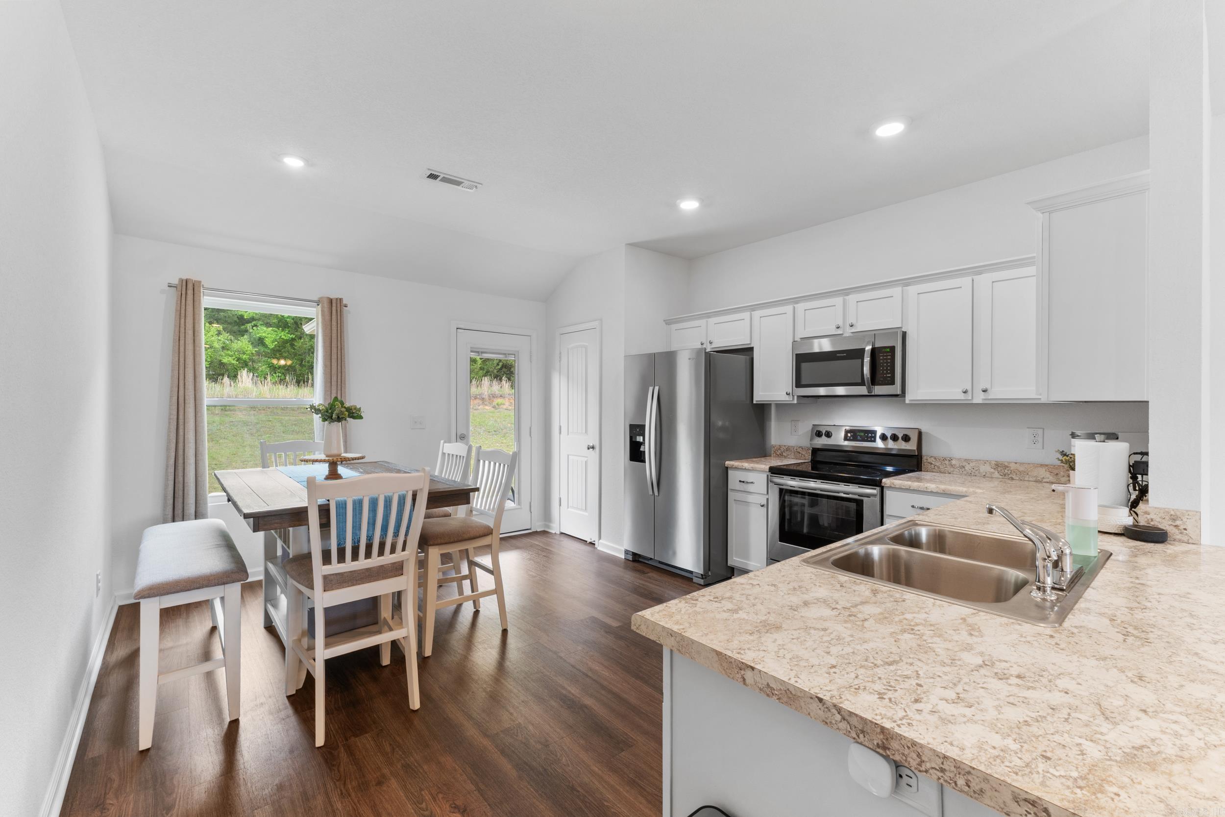 MUSEUM MEADOWS - Residential