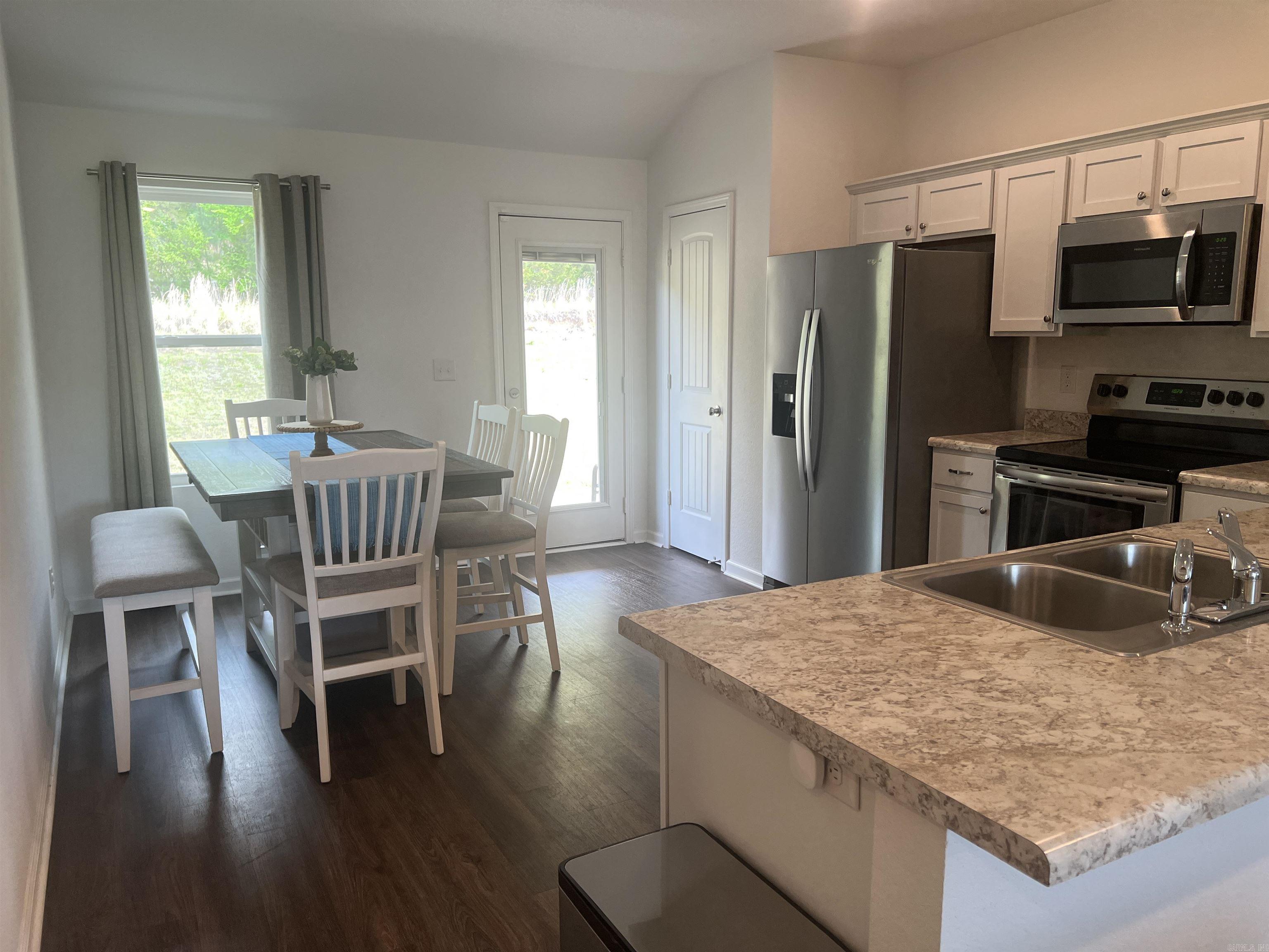 MUSEUM MEADOWS - Residential