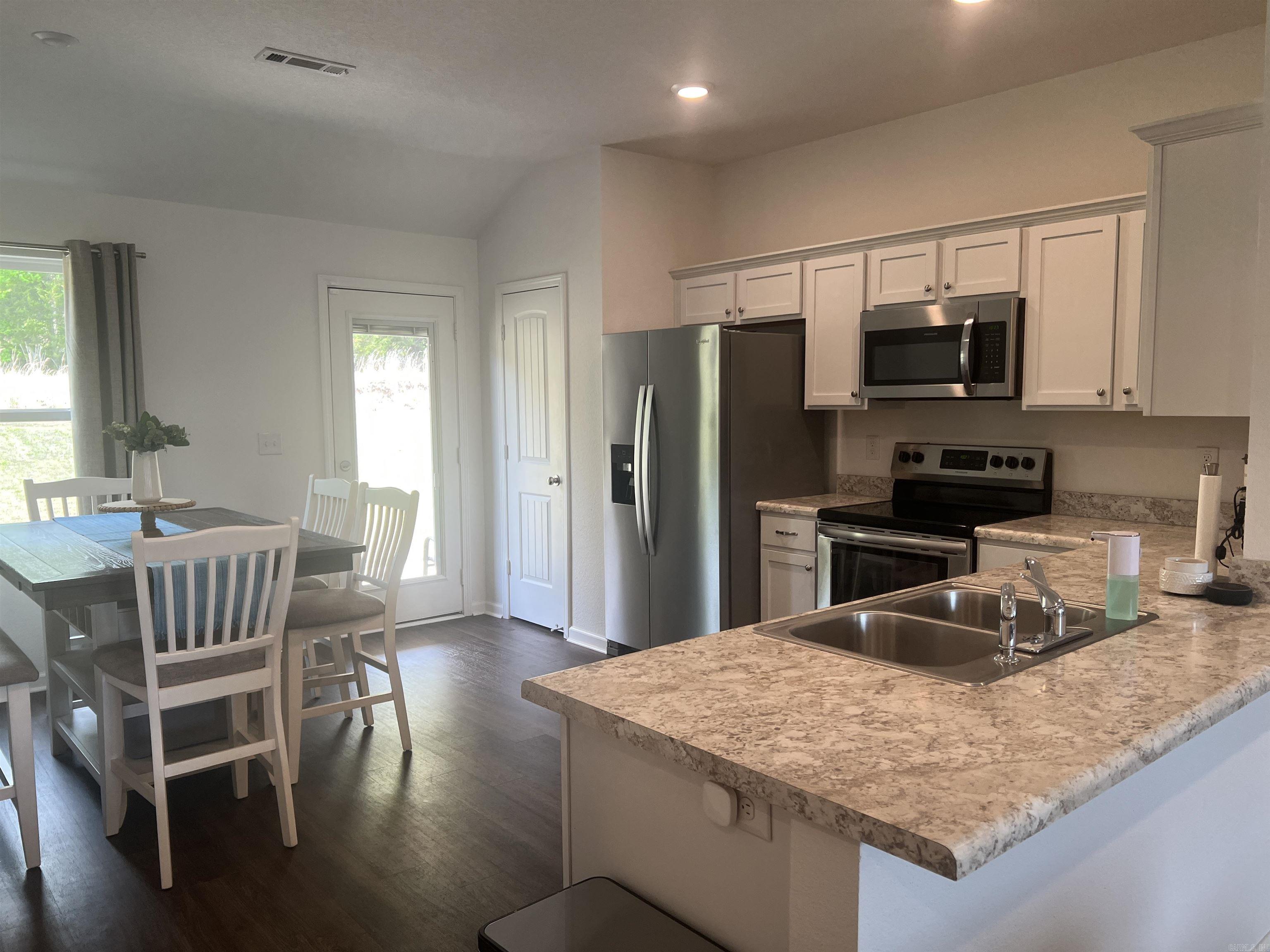 MUSEUM MEADOWS - Residential