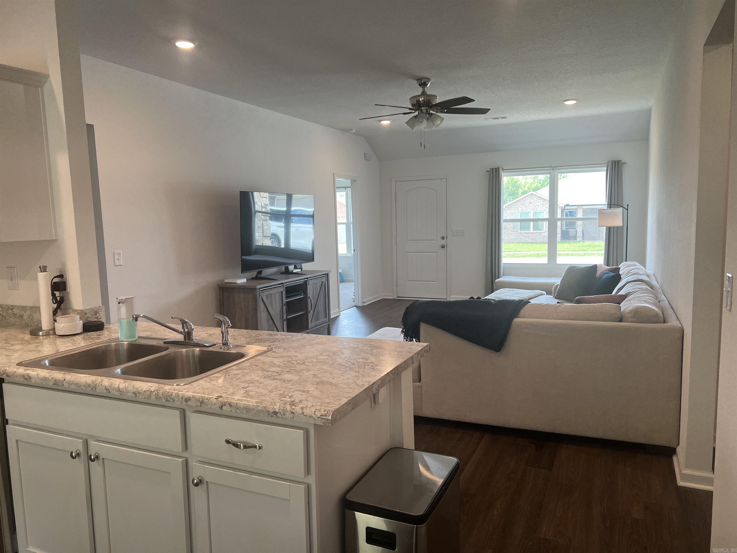 MUSEUM MEADOWS - Residential