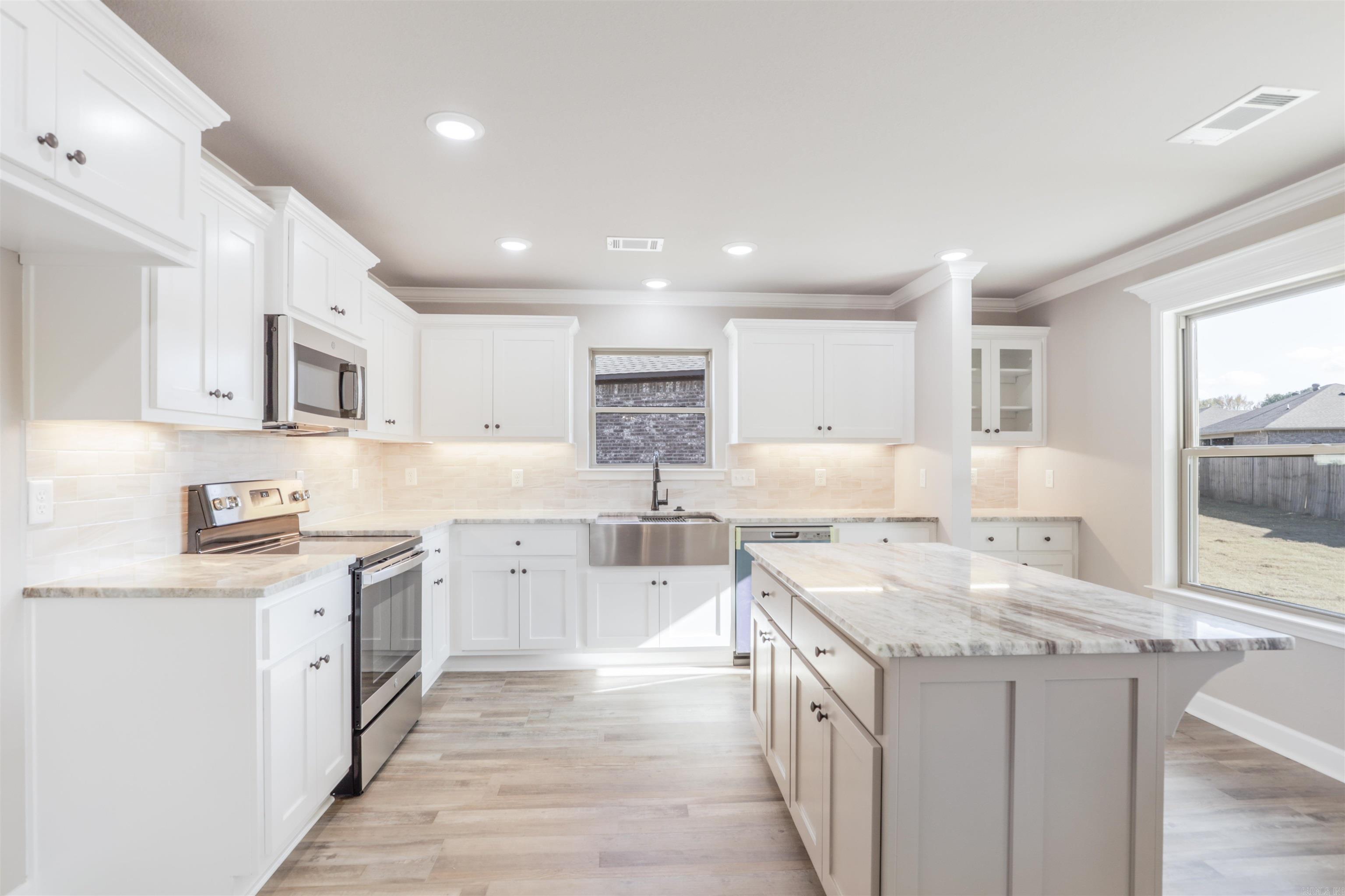 AUTUMN BROOKE - Residential