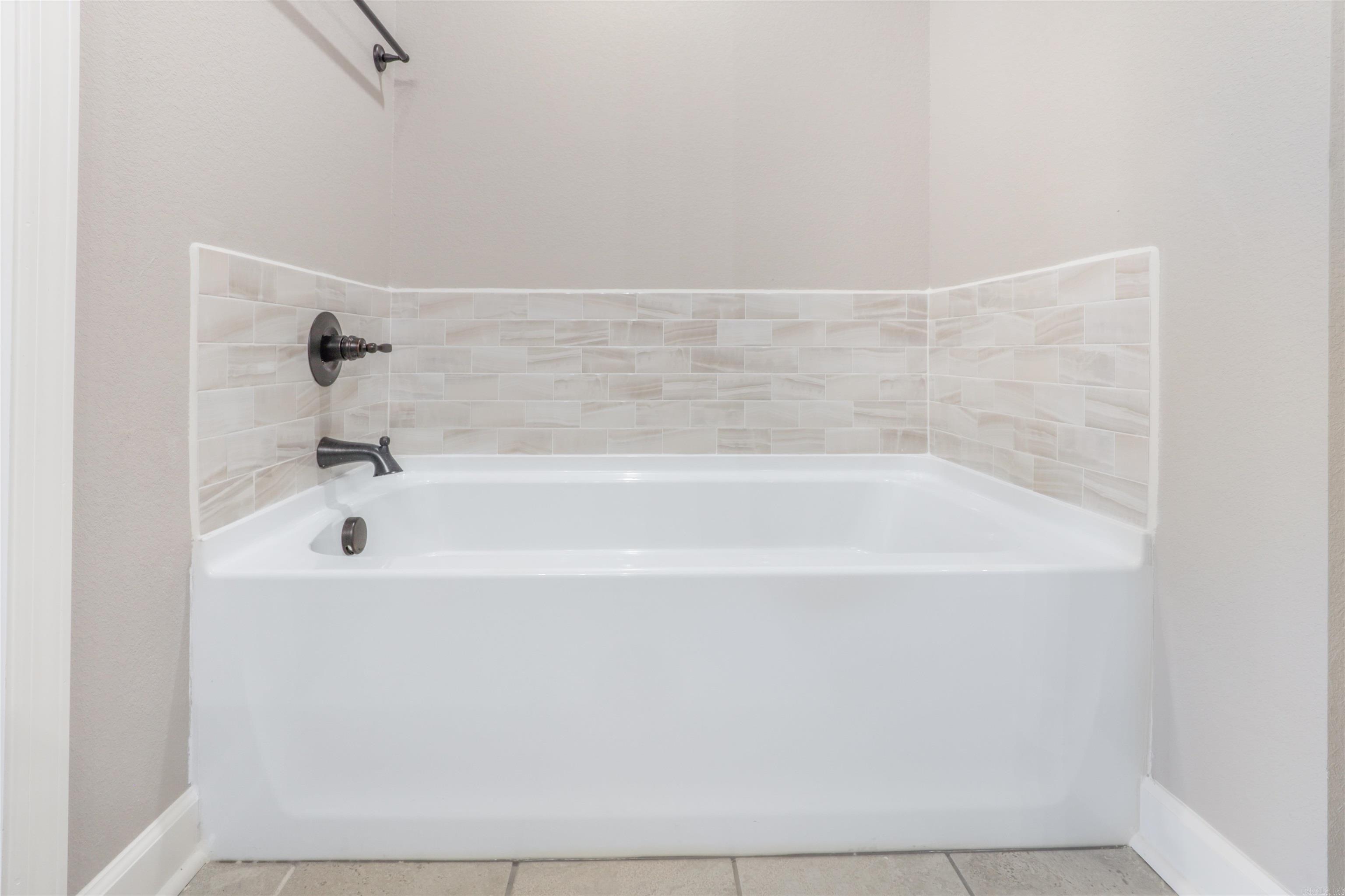 AUTUMN BROOKE - Residential