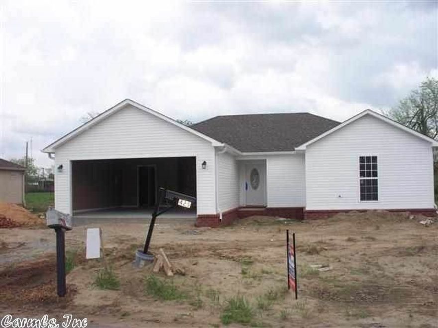 3 Bedroom, 2 baths, new contruction